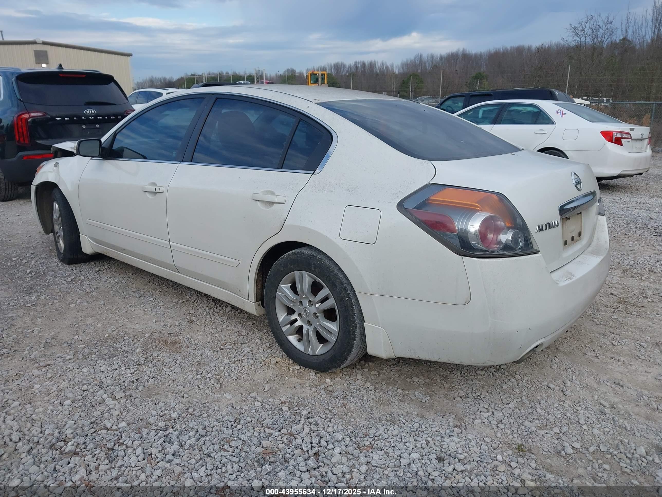 NISSAN ALTIMA image 3