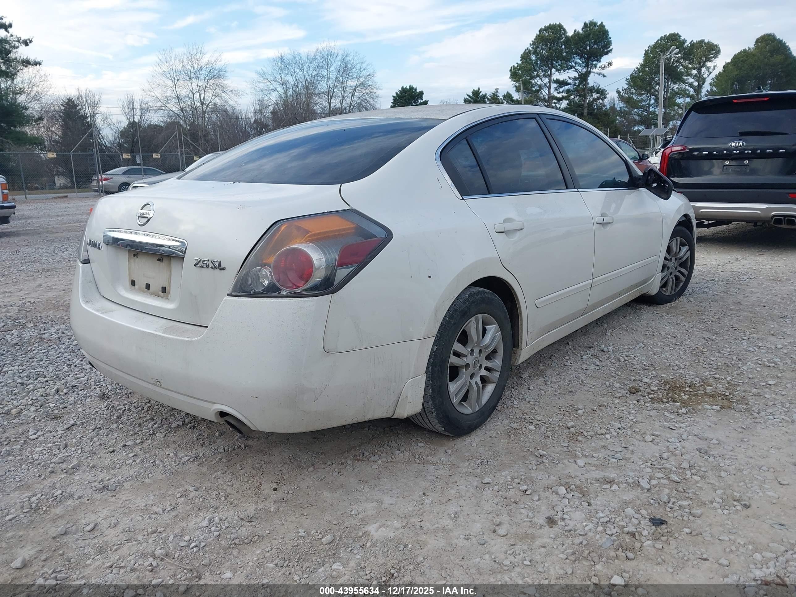 NISSAN ALTIMA image 4