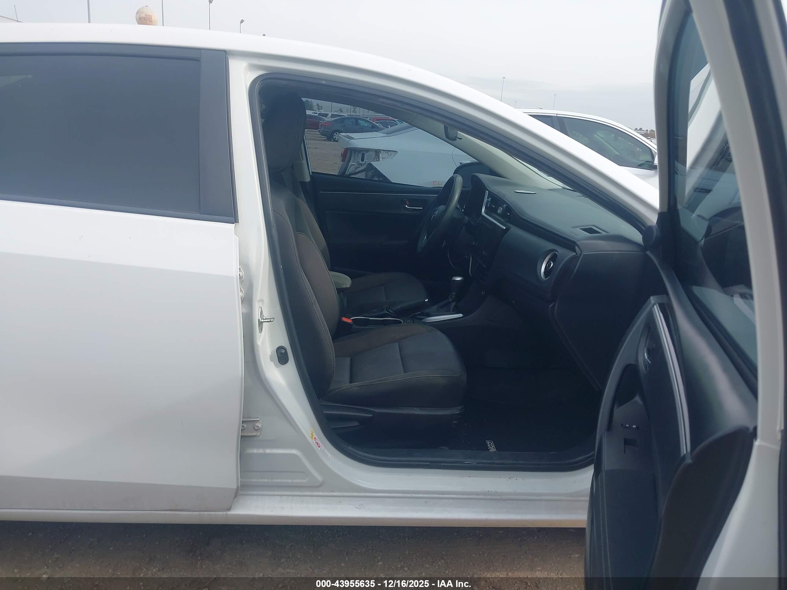TOYOTA COROLLA image 5