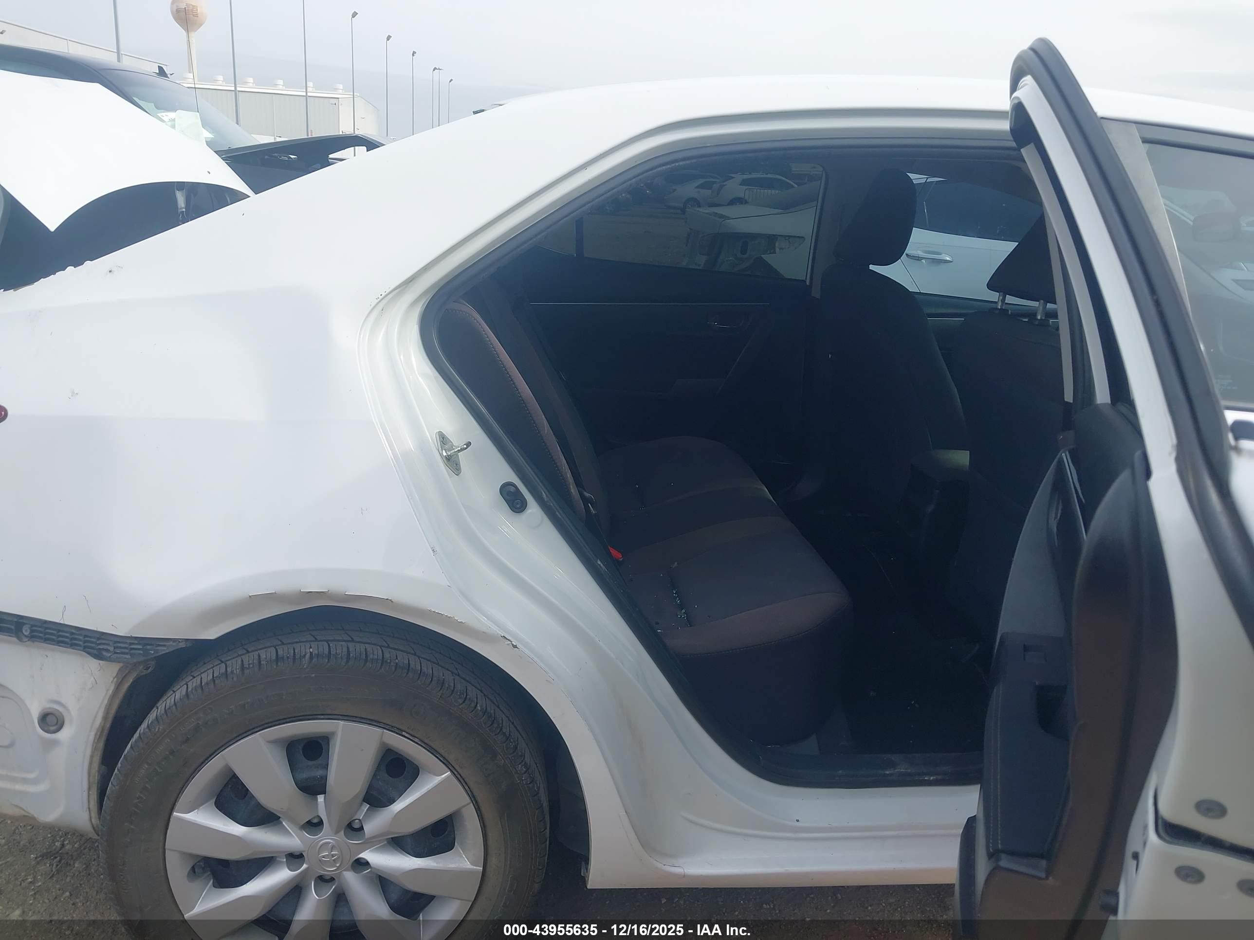 TOYOTA COROLLA image 8