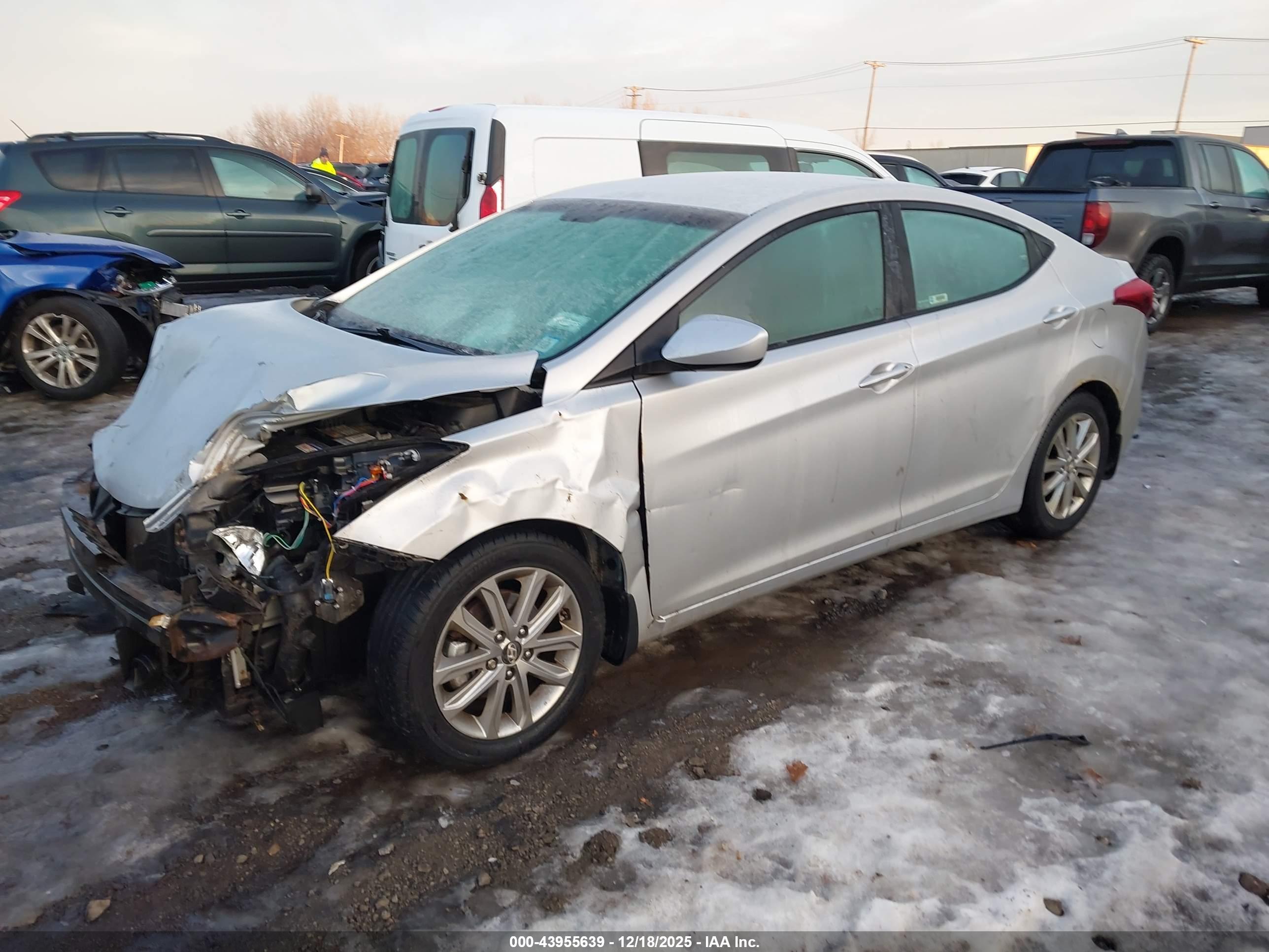 HYUNDAI ELANTRA image 2