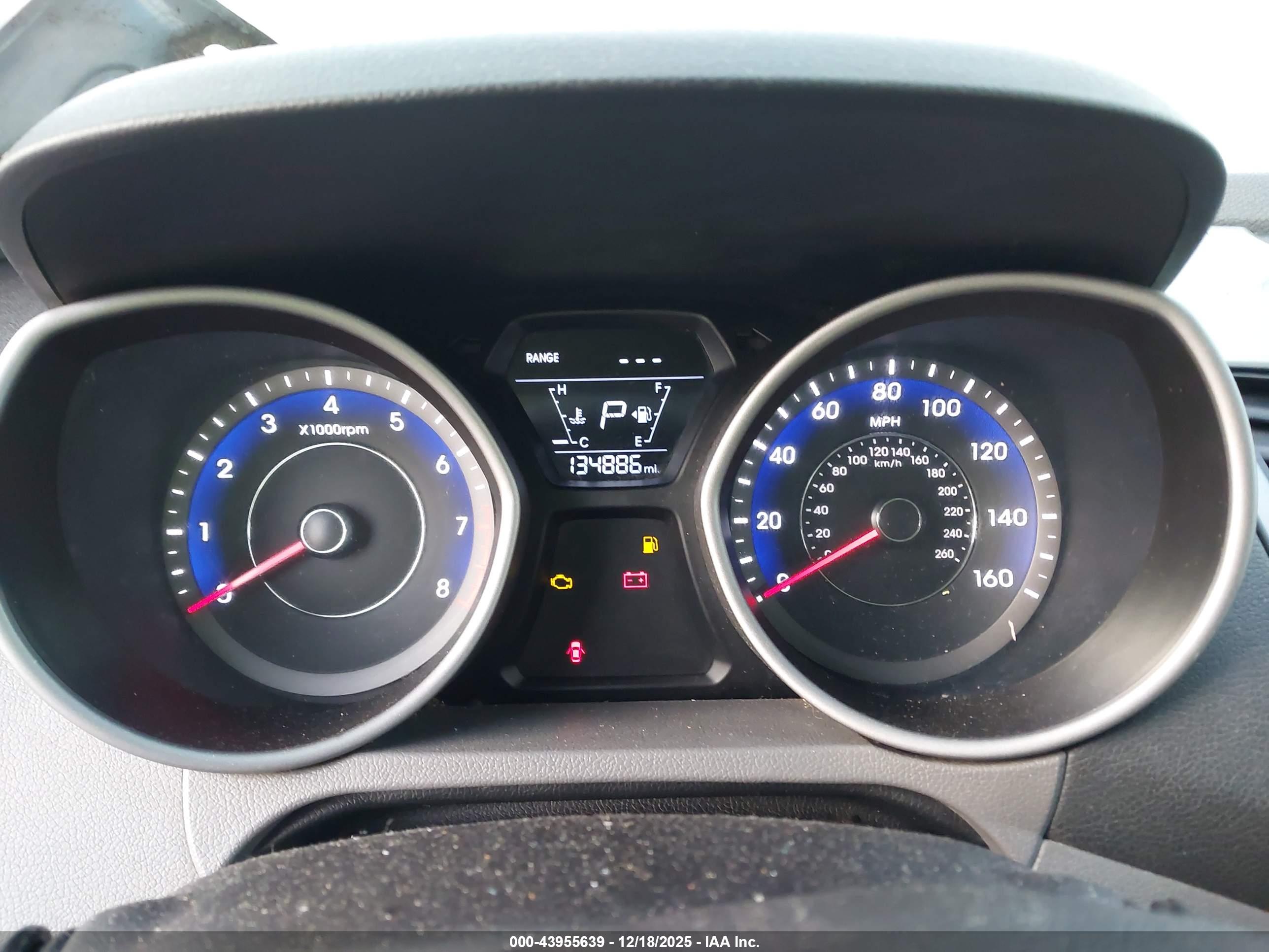 HYUNDAI ELANTRA image 7