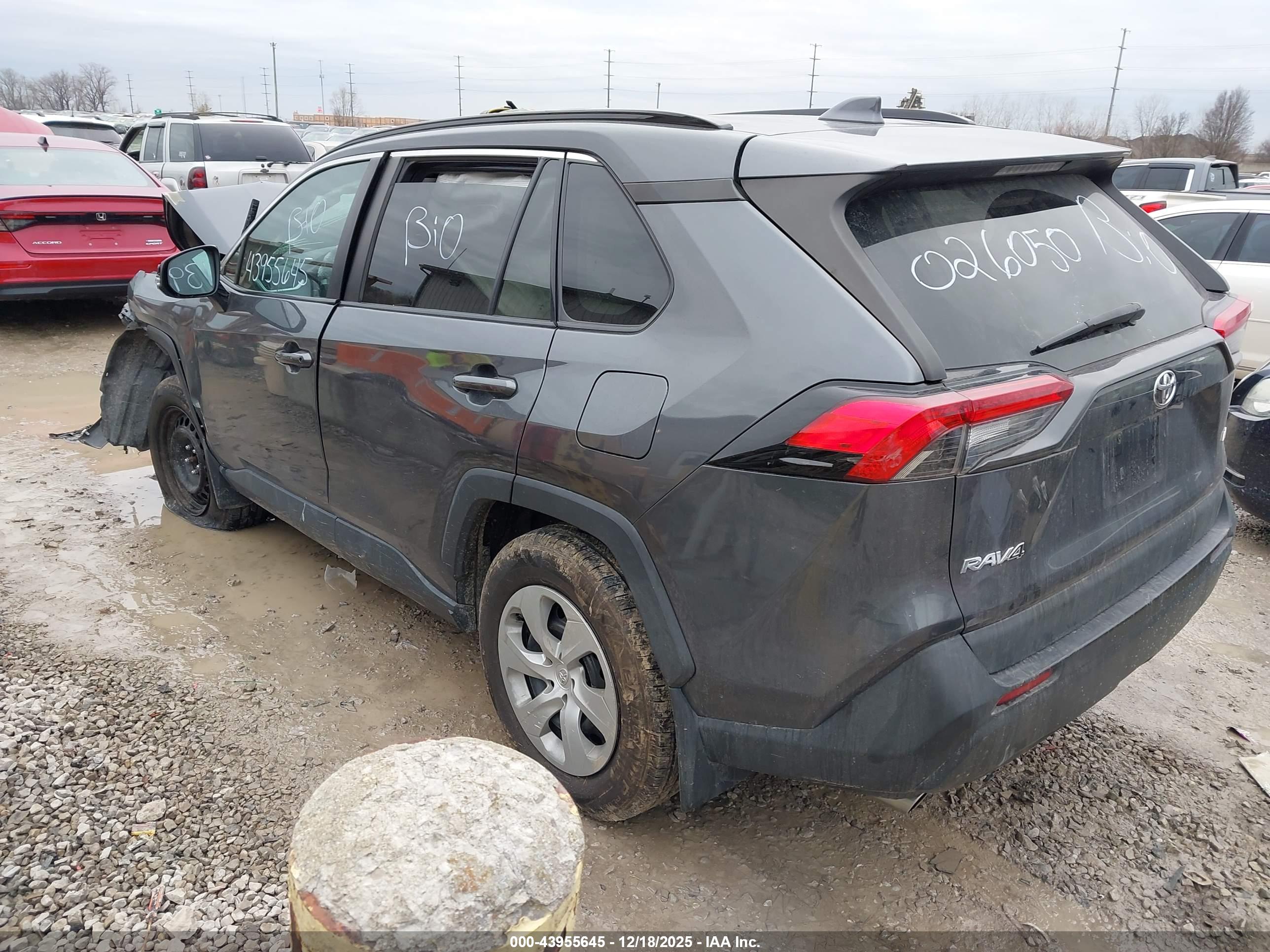 TOYOTA RAV4 image 3