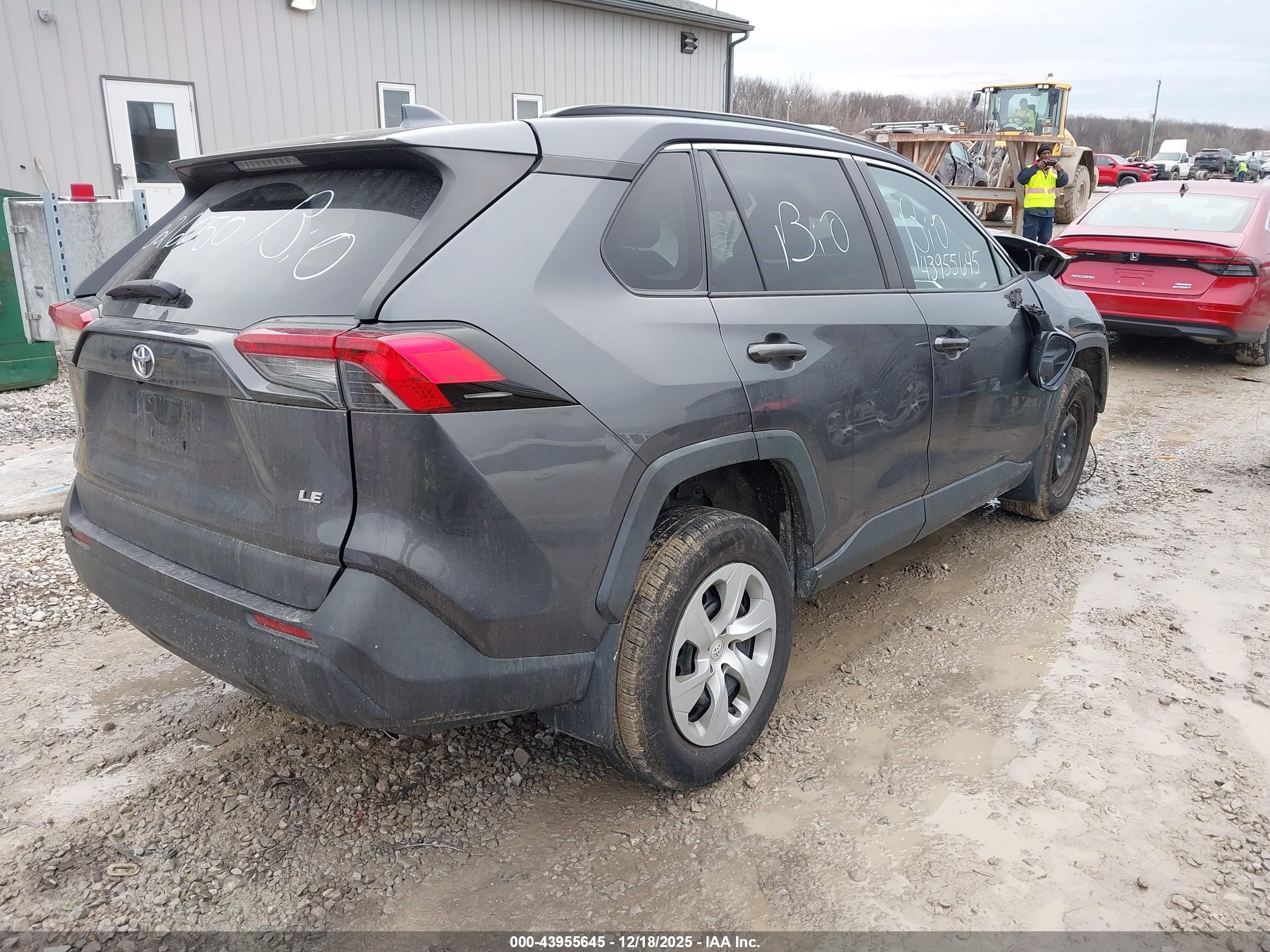 TOYOTA RAV4 image 4