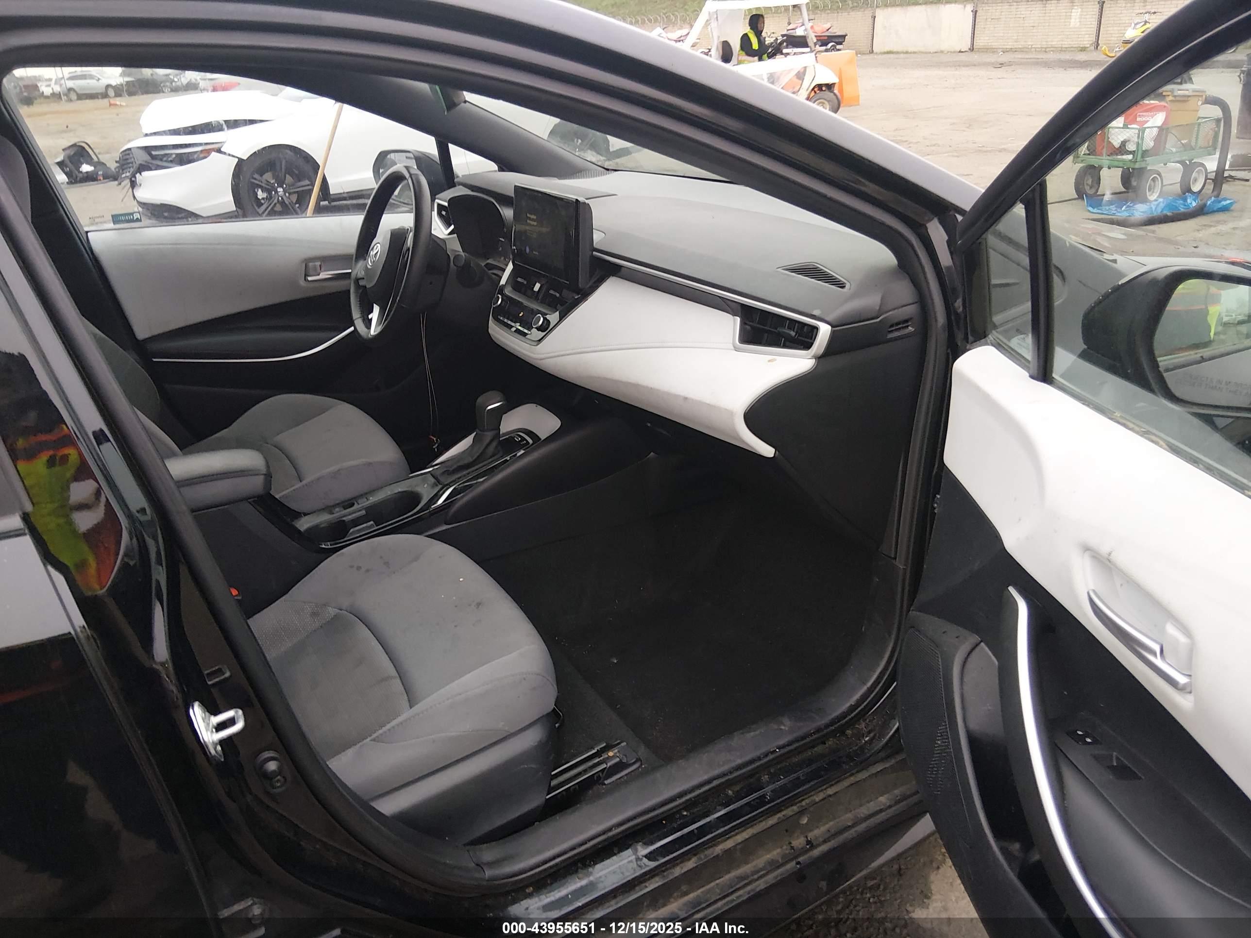 TOYOTA COROLLA image 5