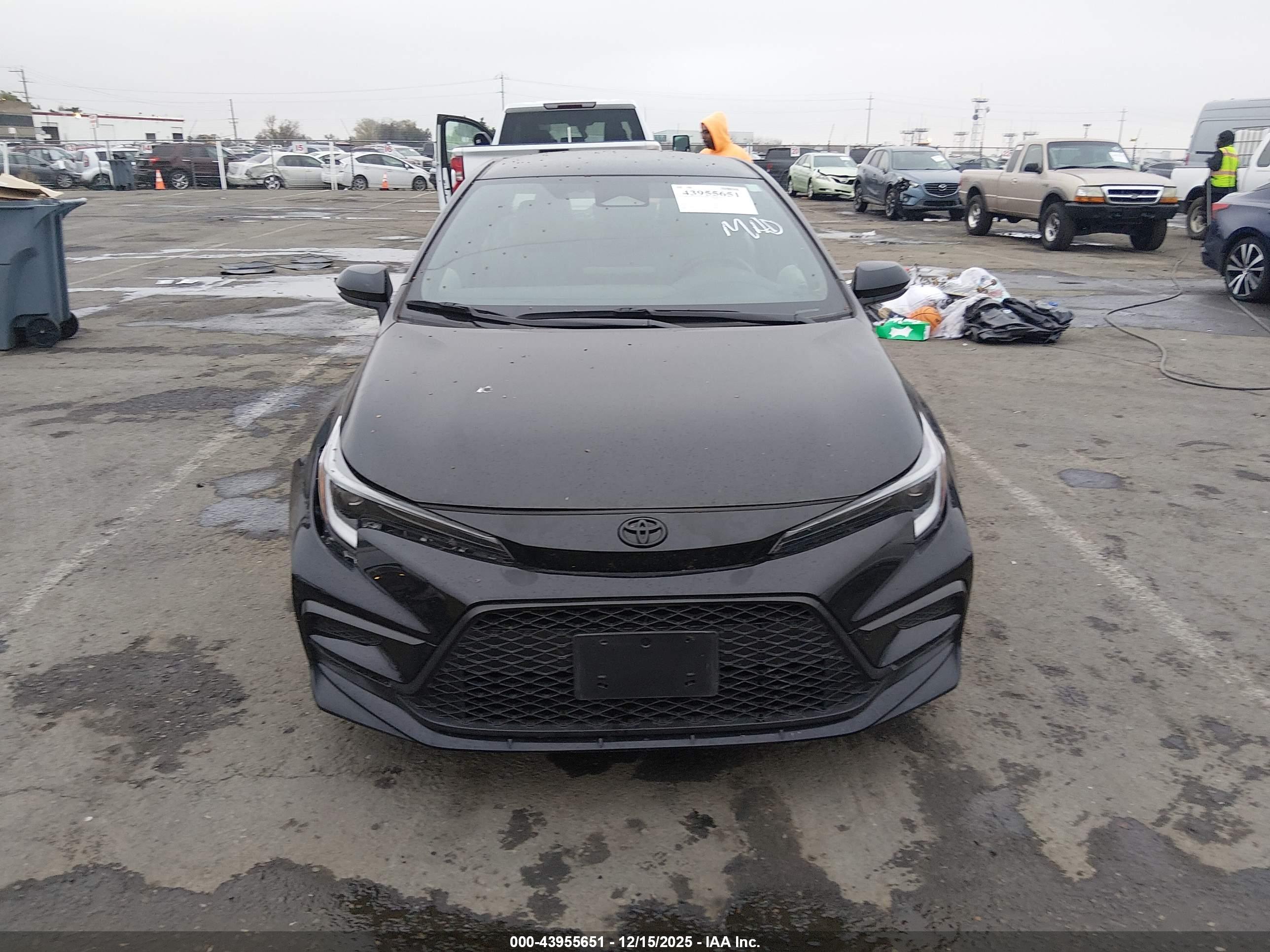 TOYOTA COROLLA image 6