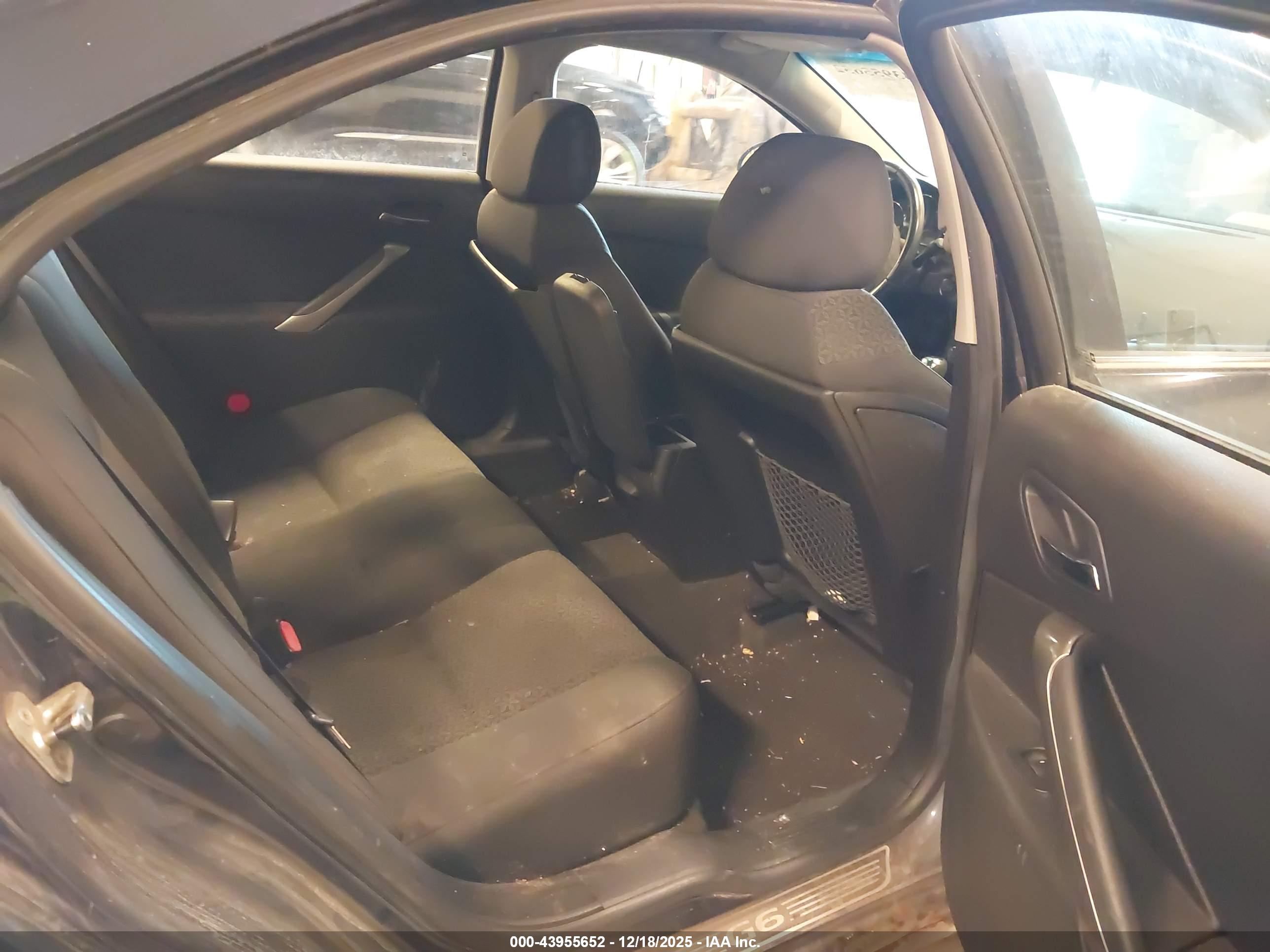 PONTIAC G6 image 8