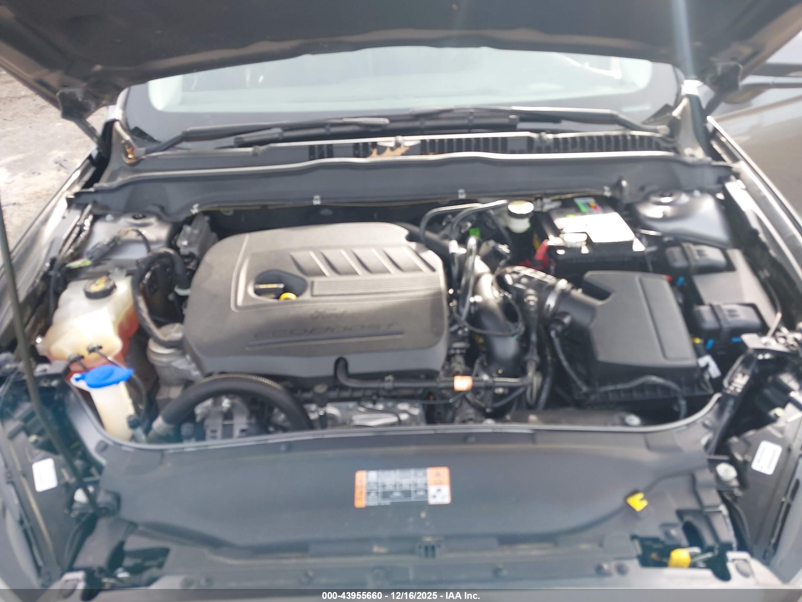 FORD FUSION image 10