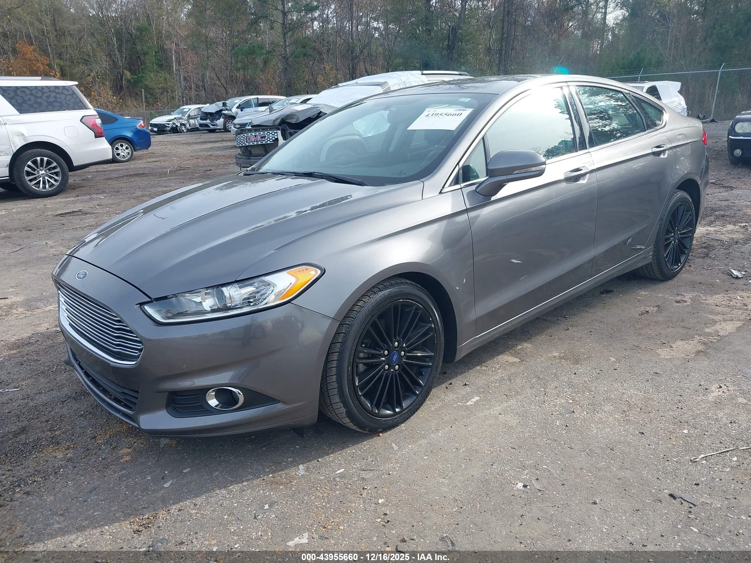 FORD FUSION image 2