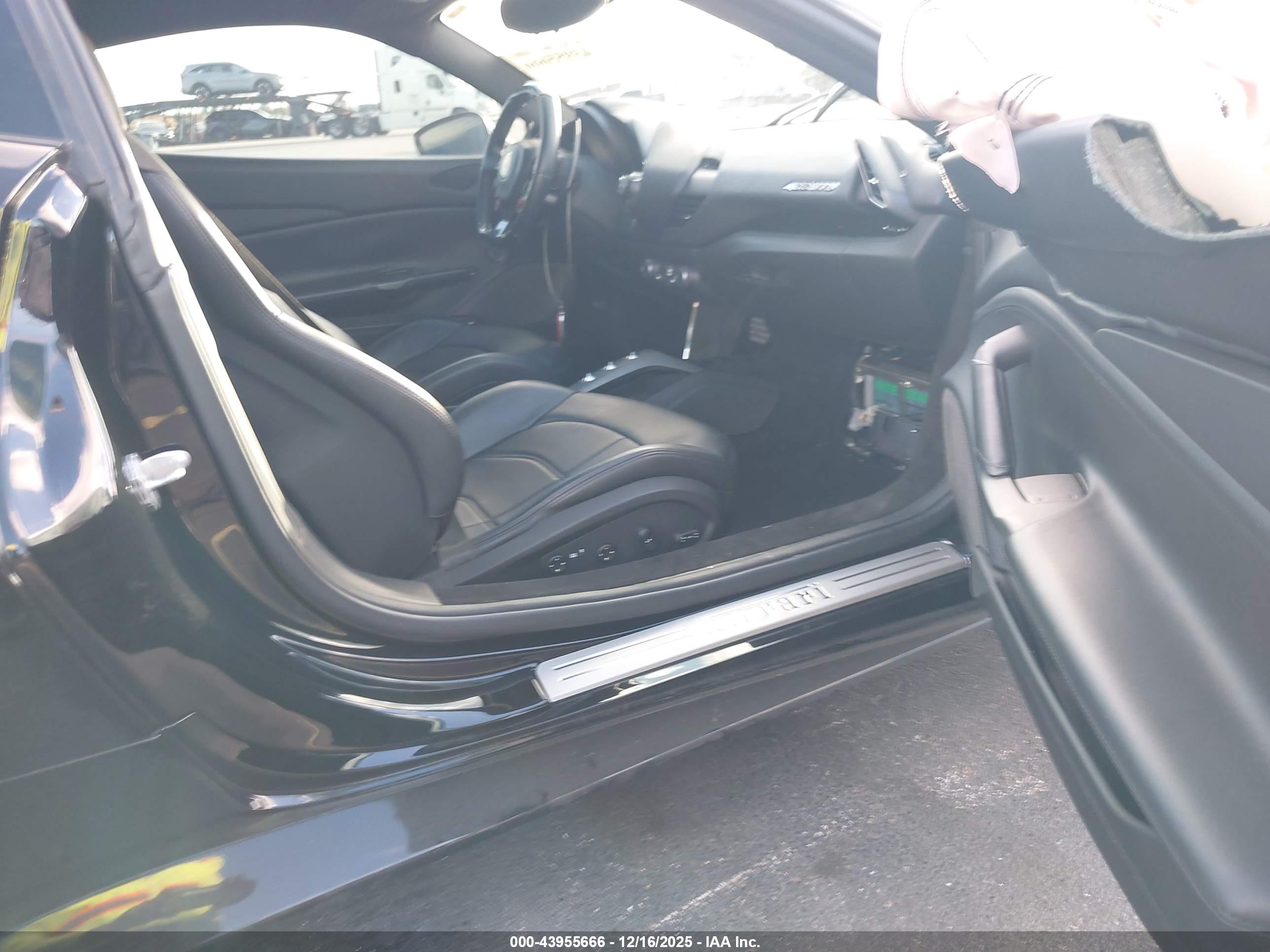 FERRARI 488 image 5