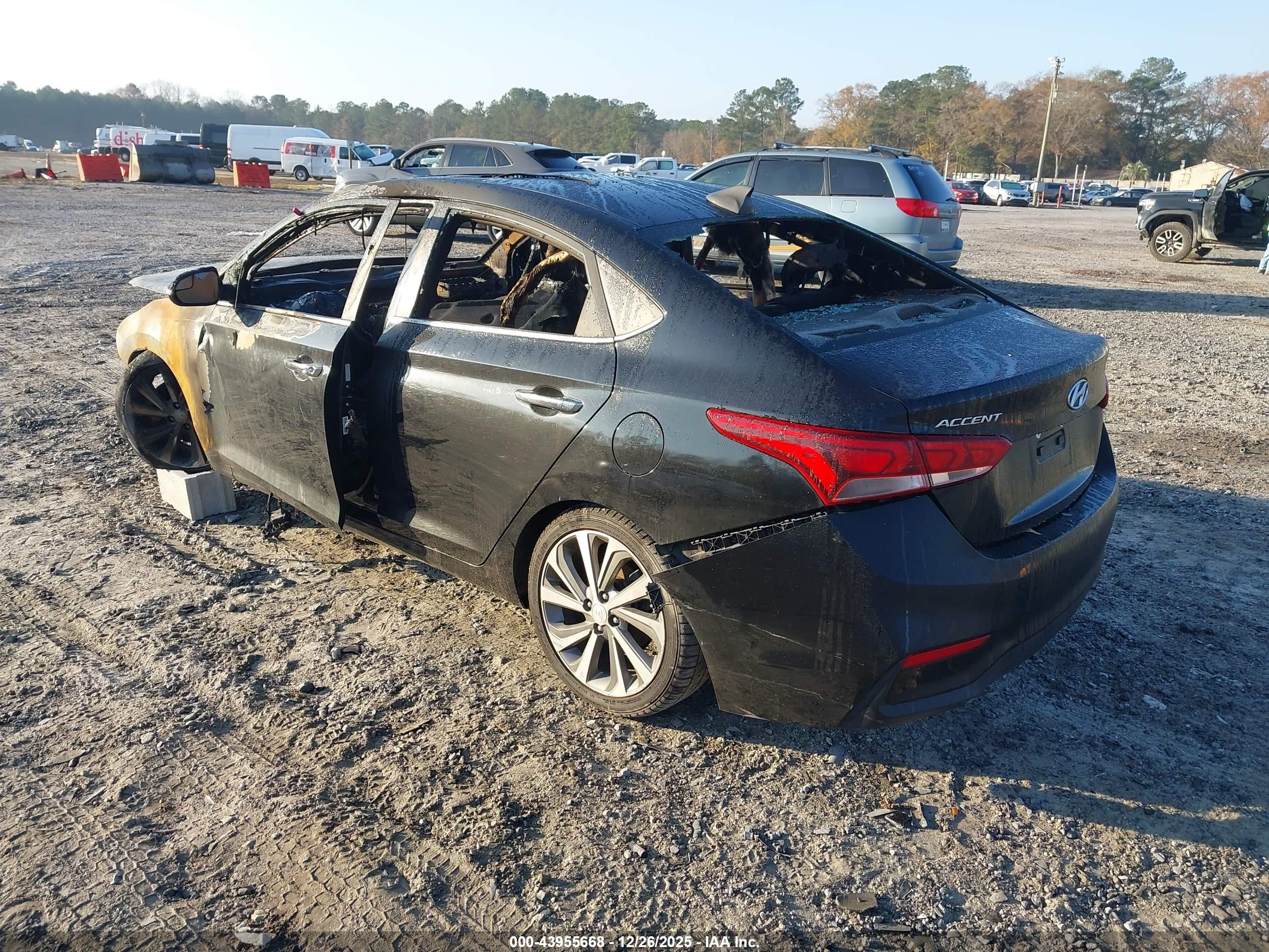 HYUNDAI ACCENT image 3