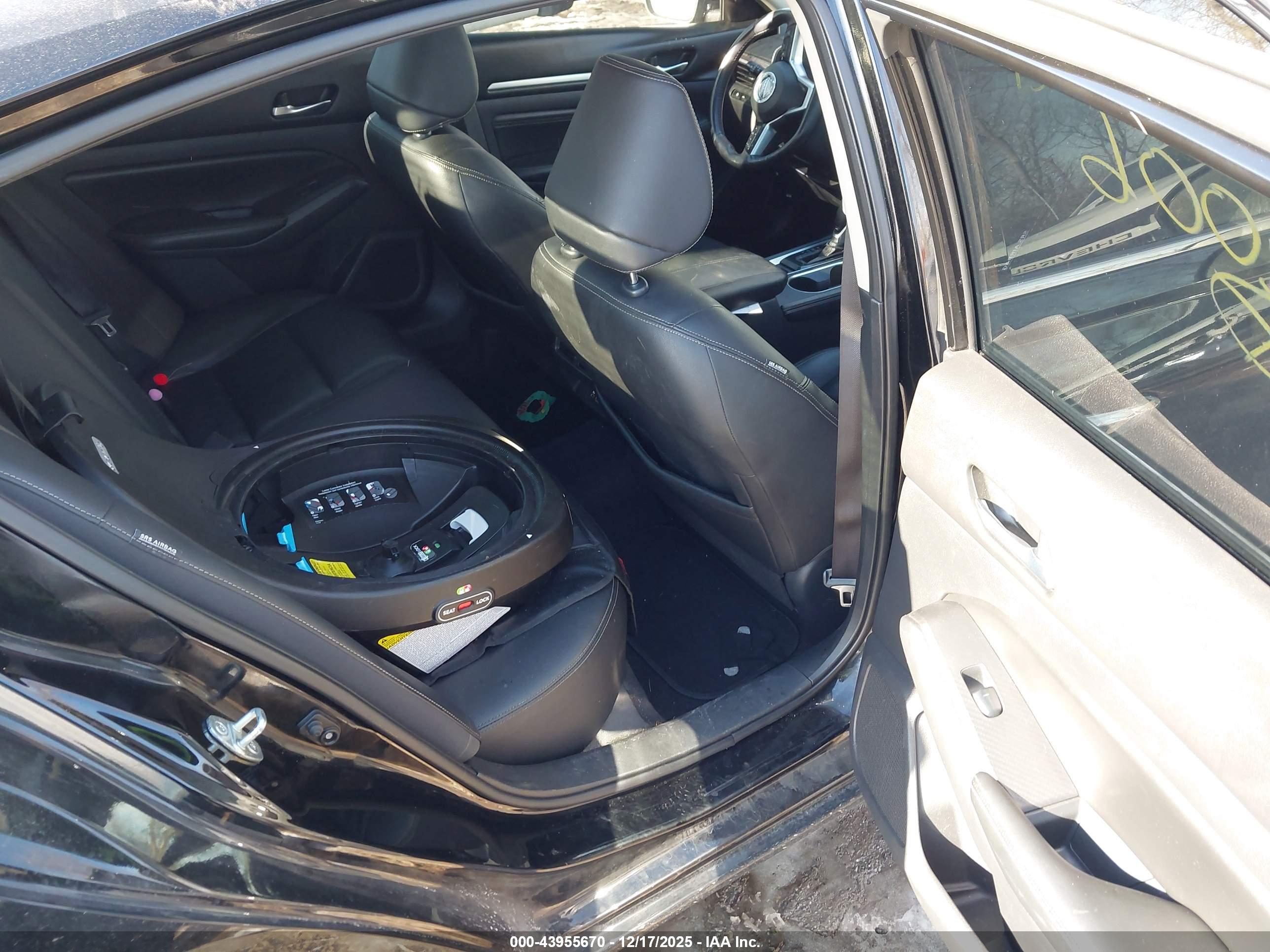NISSAN ALTIMA image 8