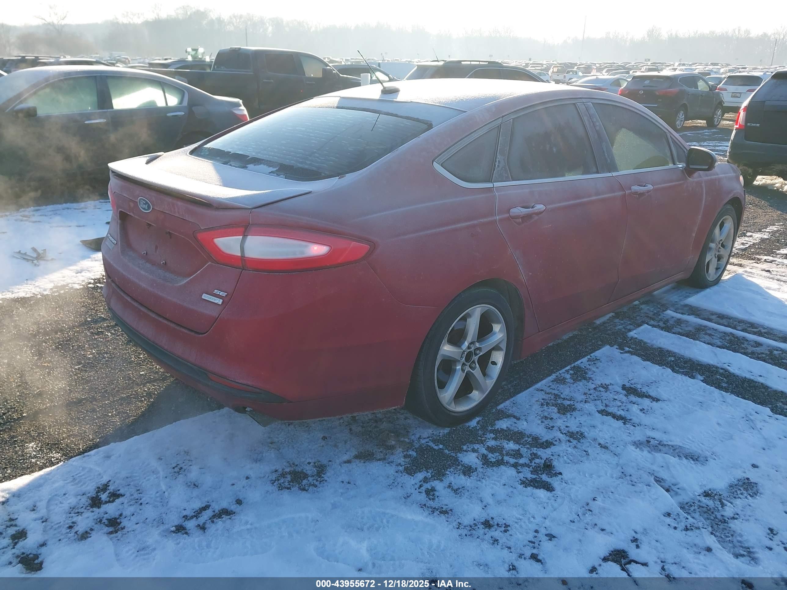 FORD FUSION image 4