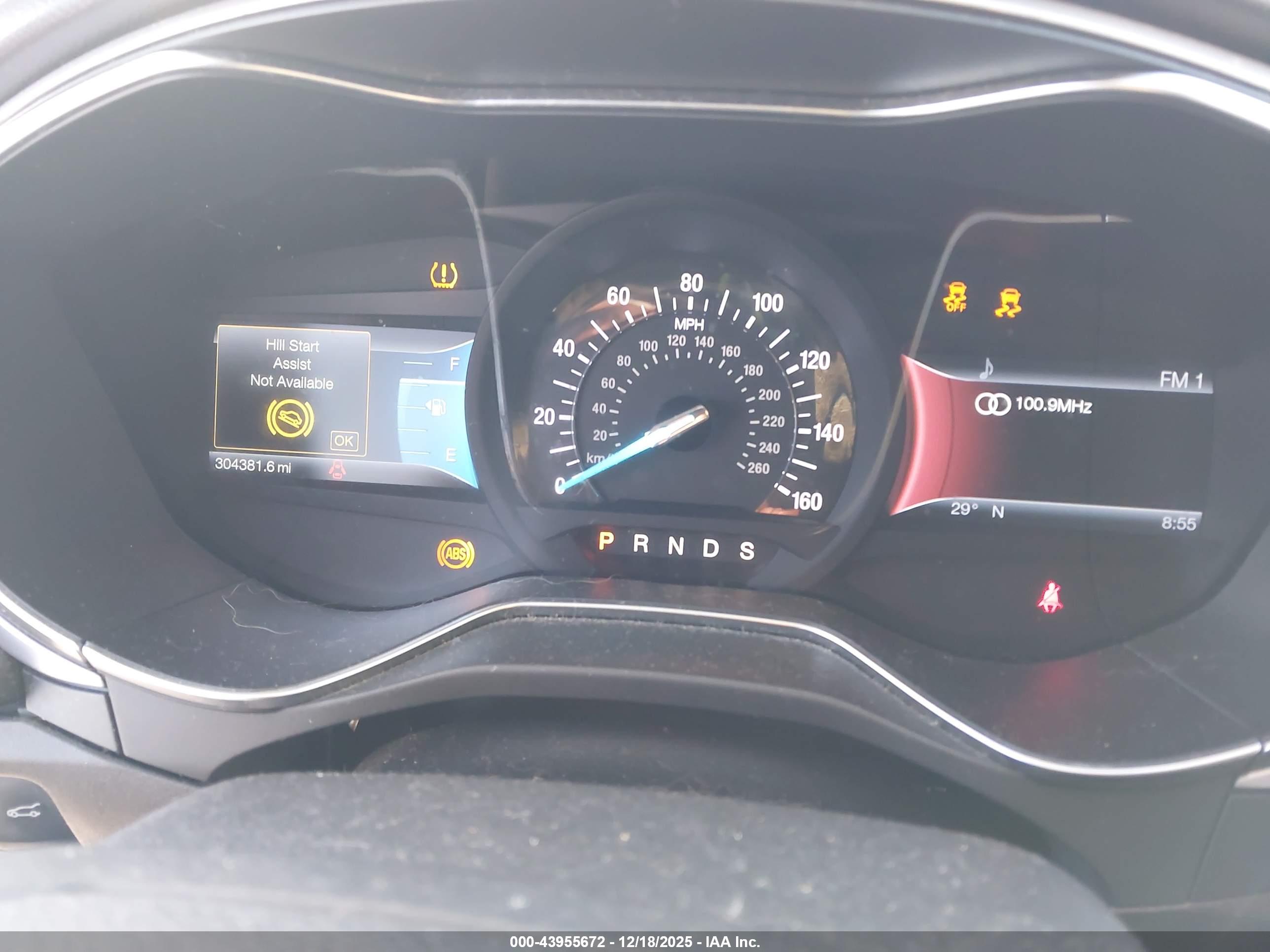 FORD FUSION image 7