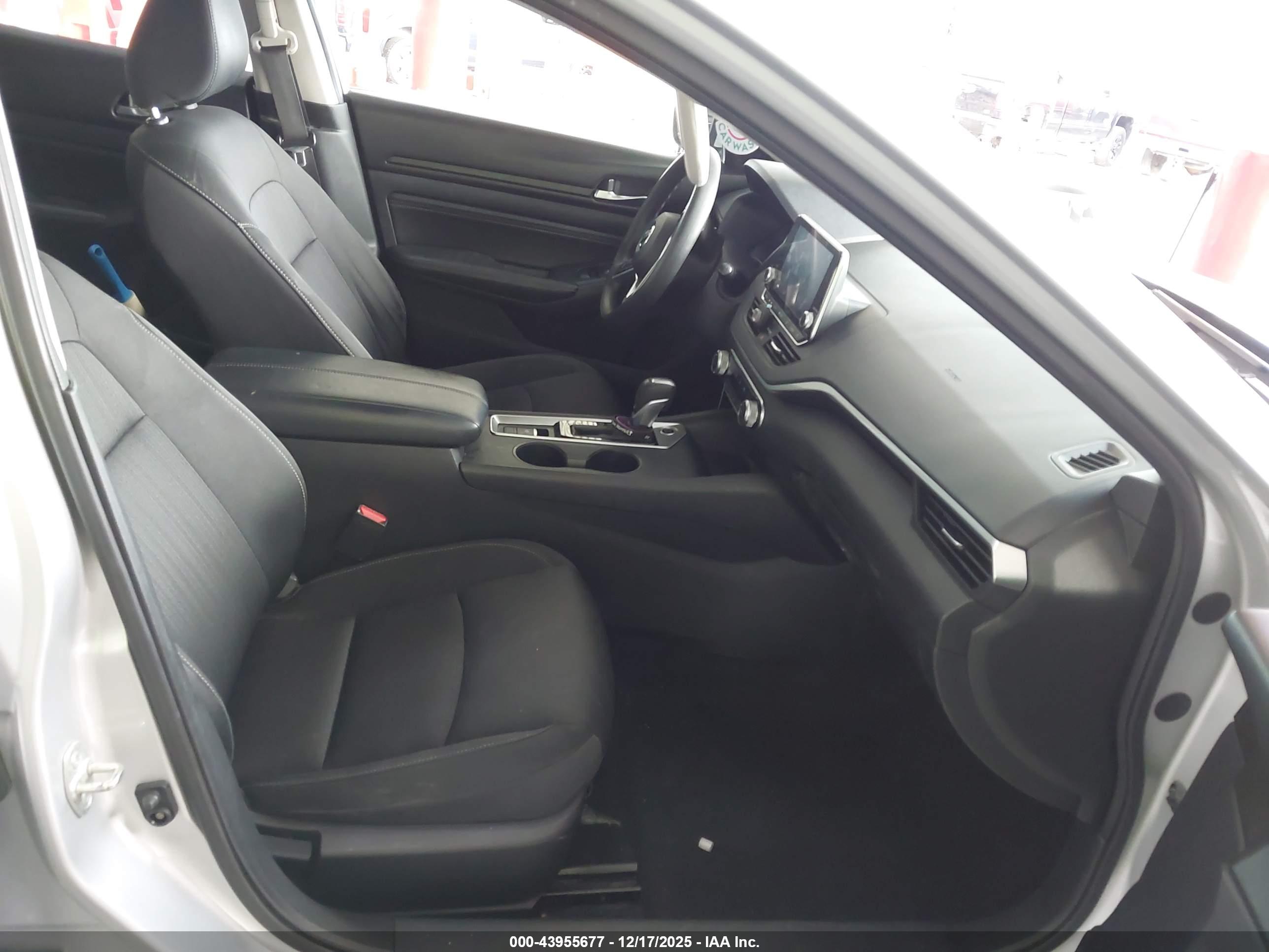 NISSAN ALTIMA image 5