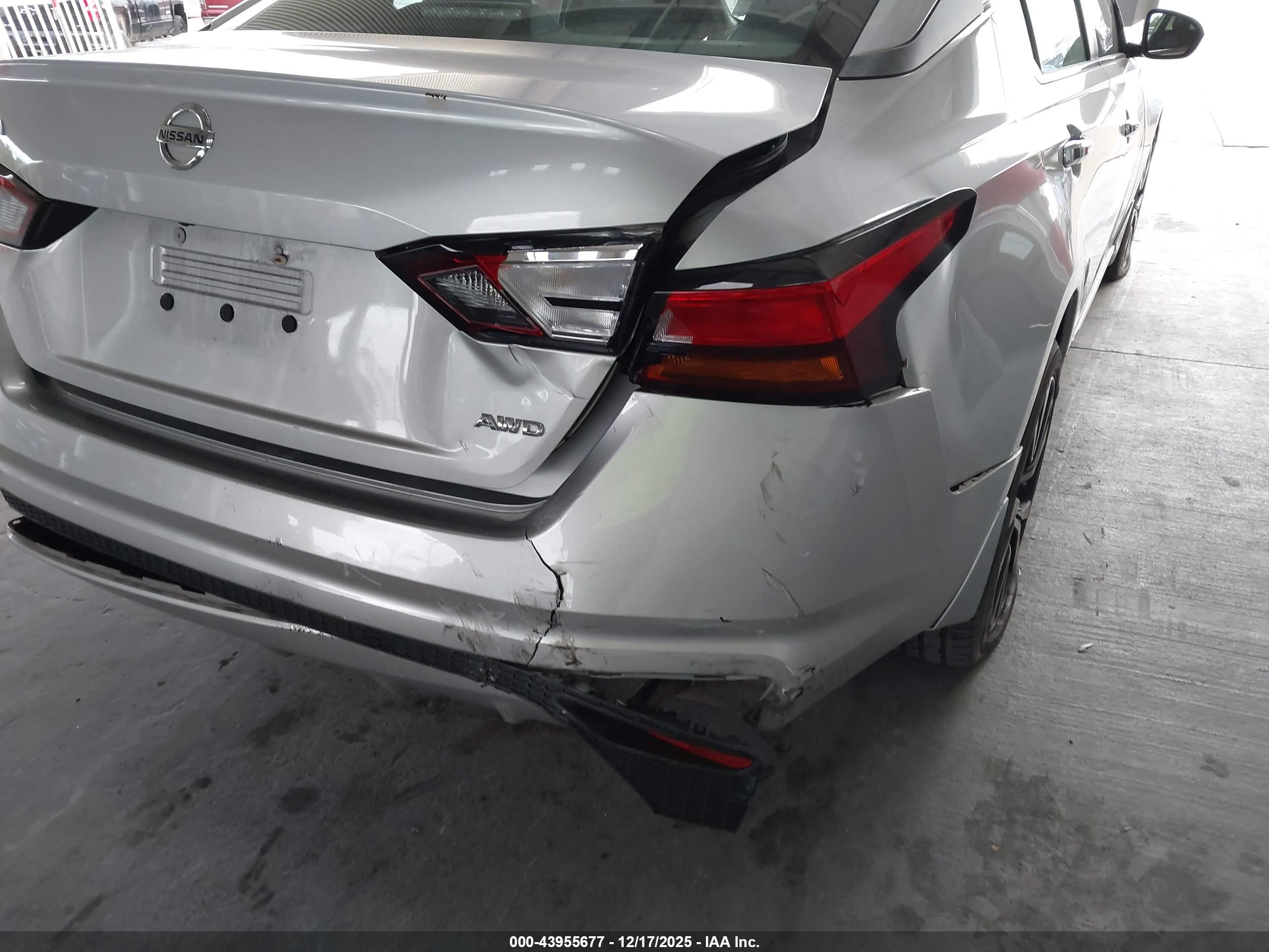 NISSAN ALTIMA image 6