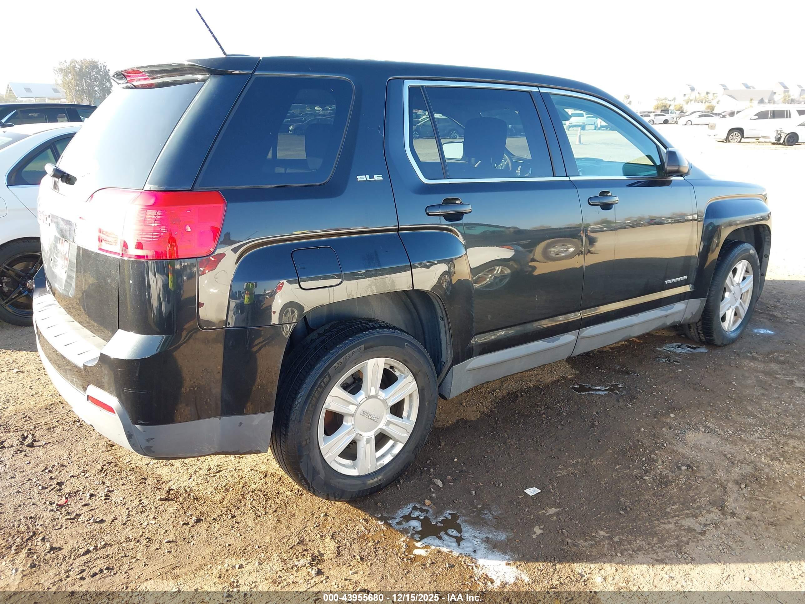 GMC TERRAIN image 4