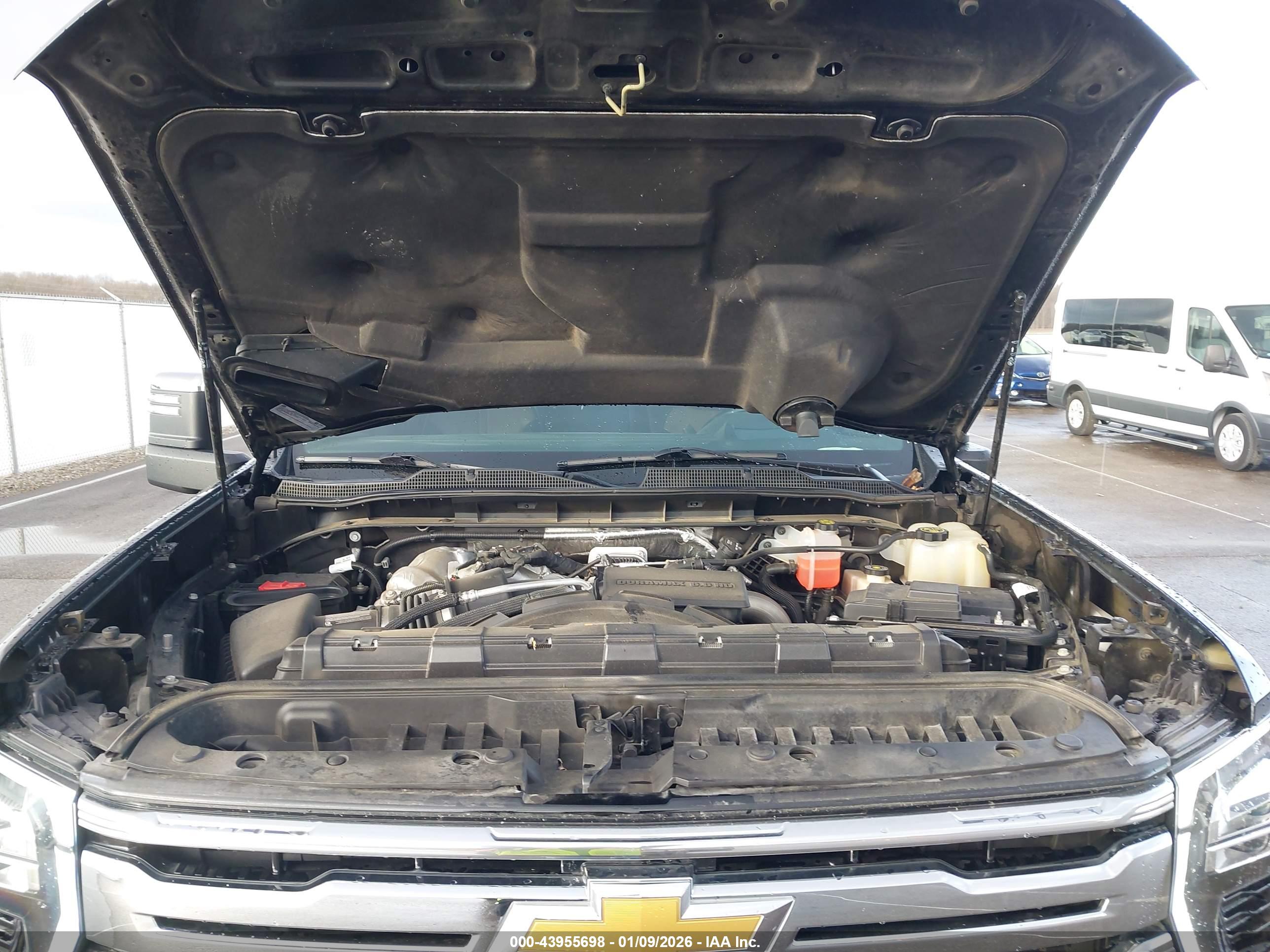 CHEVROLET SILVERADO image 10