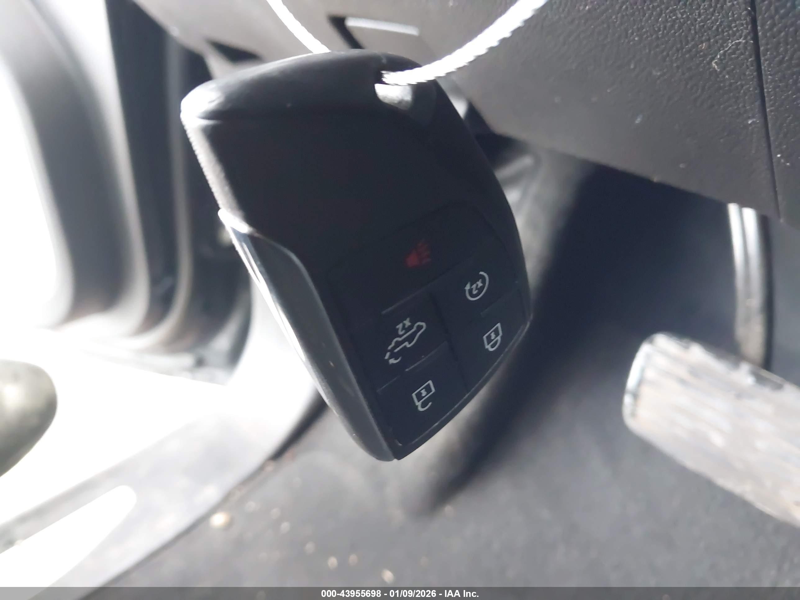 CHEVROLET SILVERADO image 11