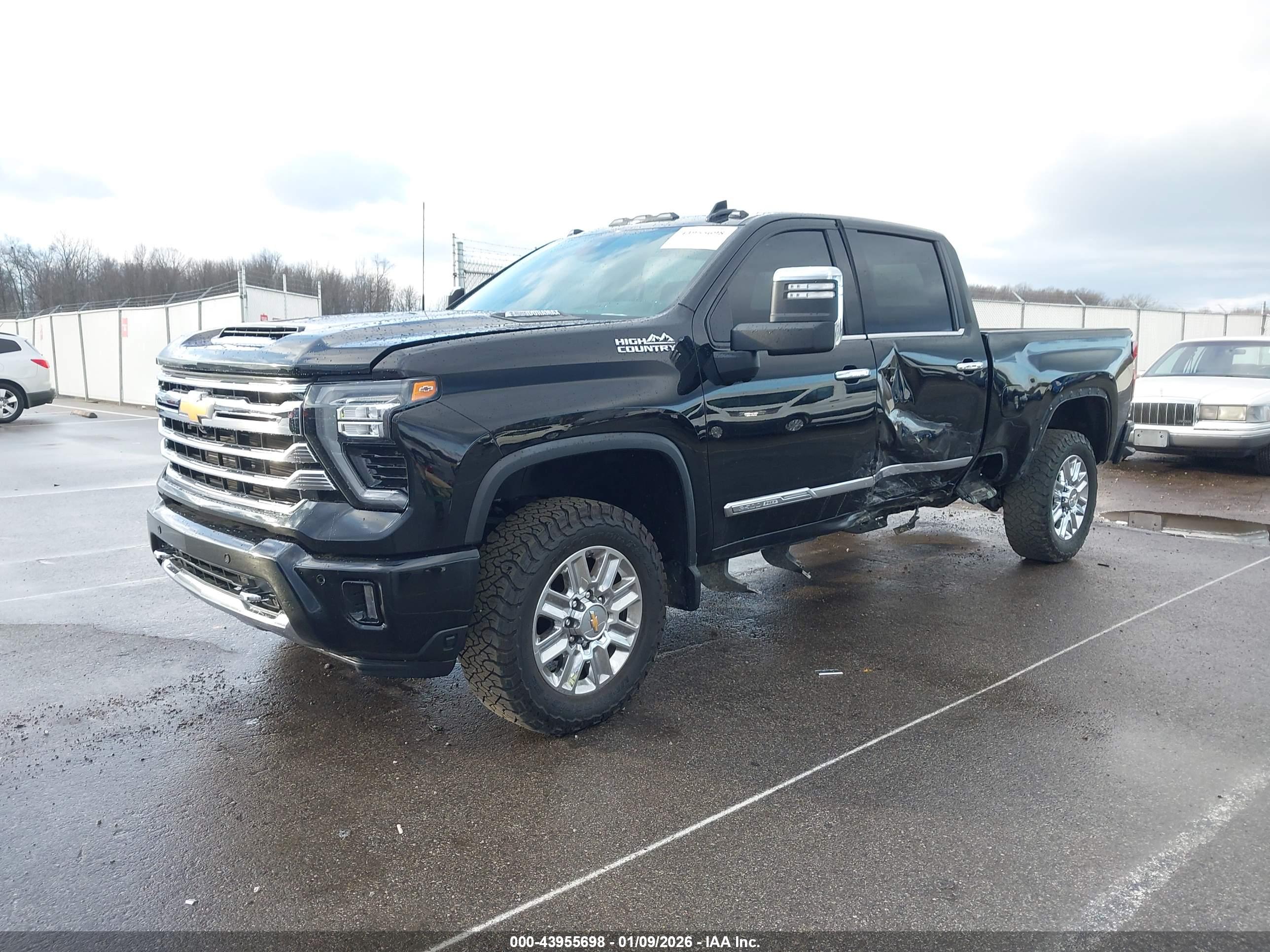 CHEVROLET SILVERADO image 2