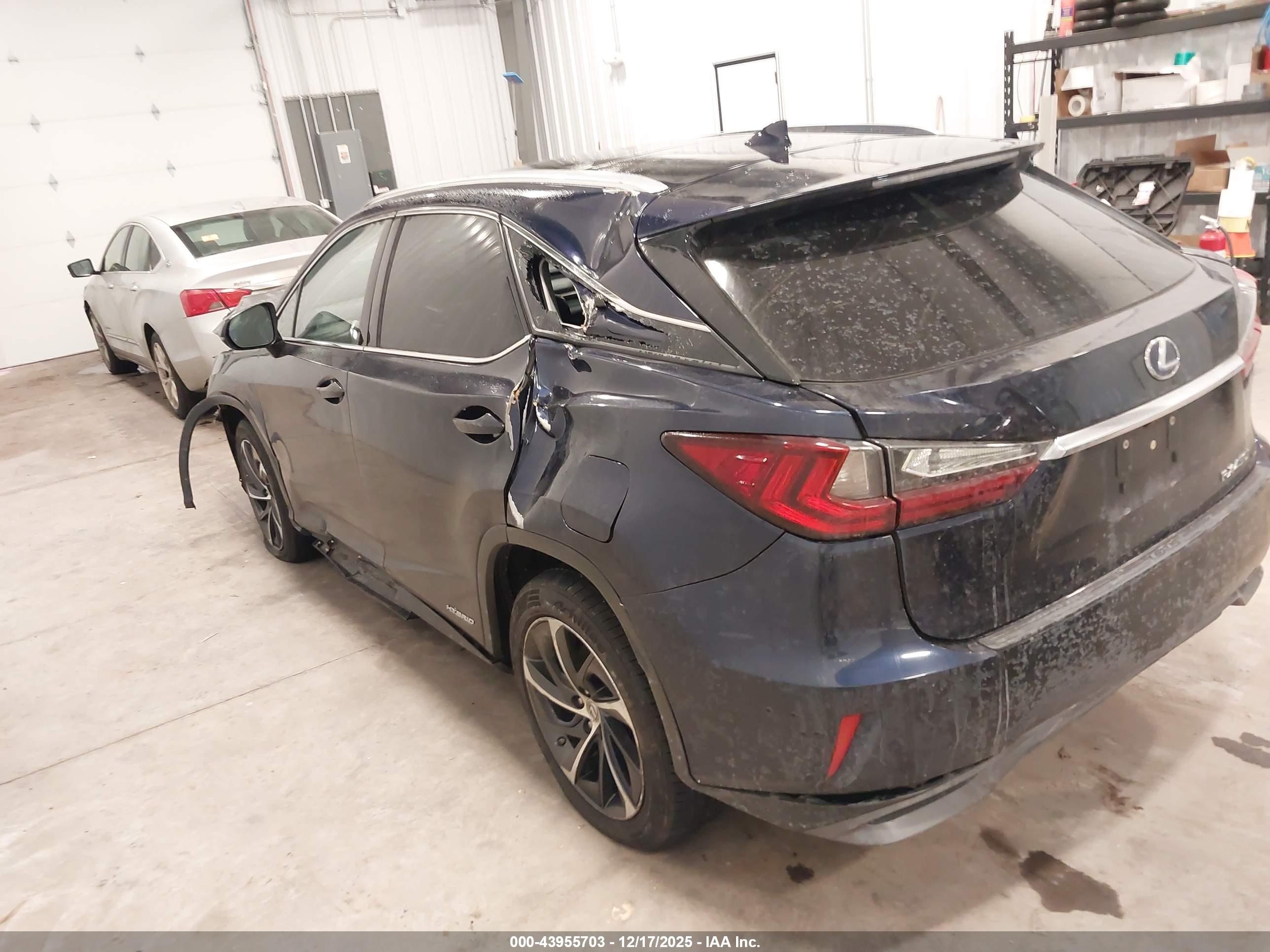 LEXUS RX image 3