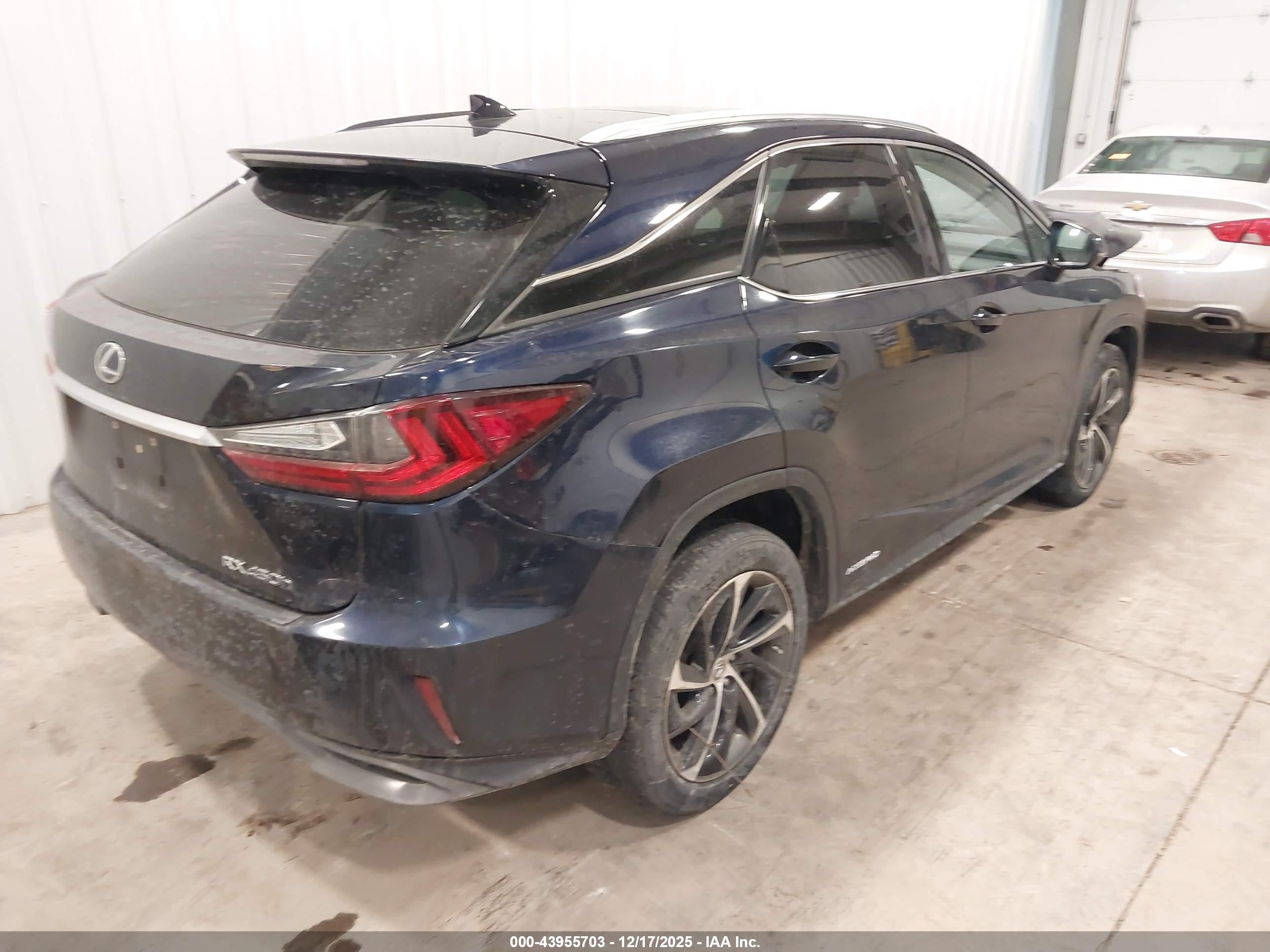 LEXUS RX image 4