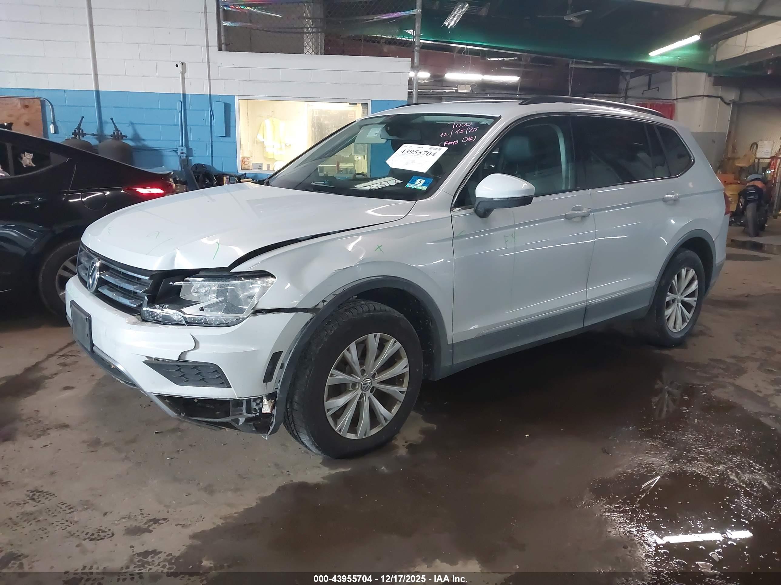 VOLKSWAGEN TIGUAN image 2