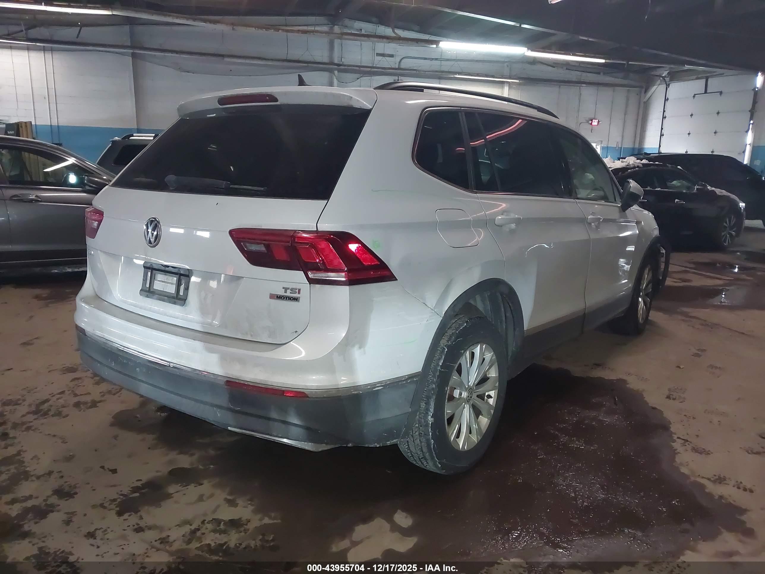VOLKSWAGEN TIGUAN image 4