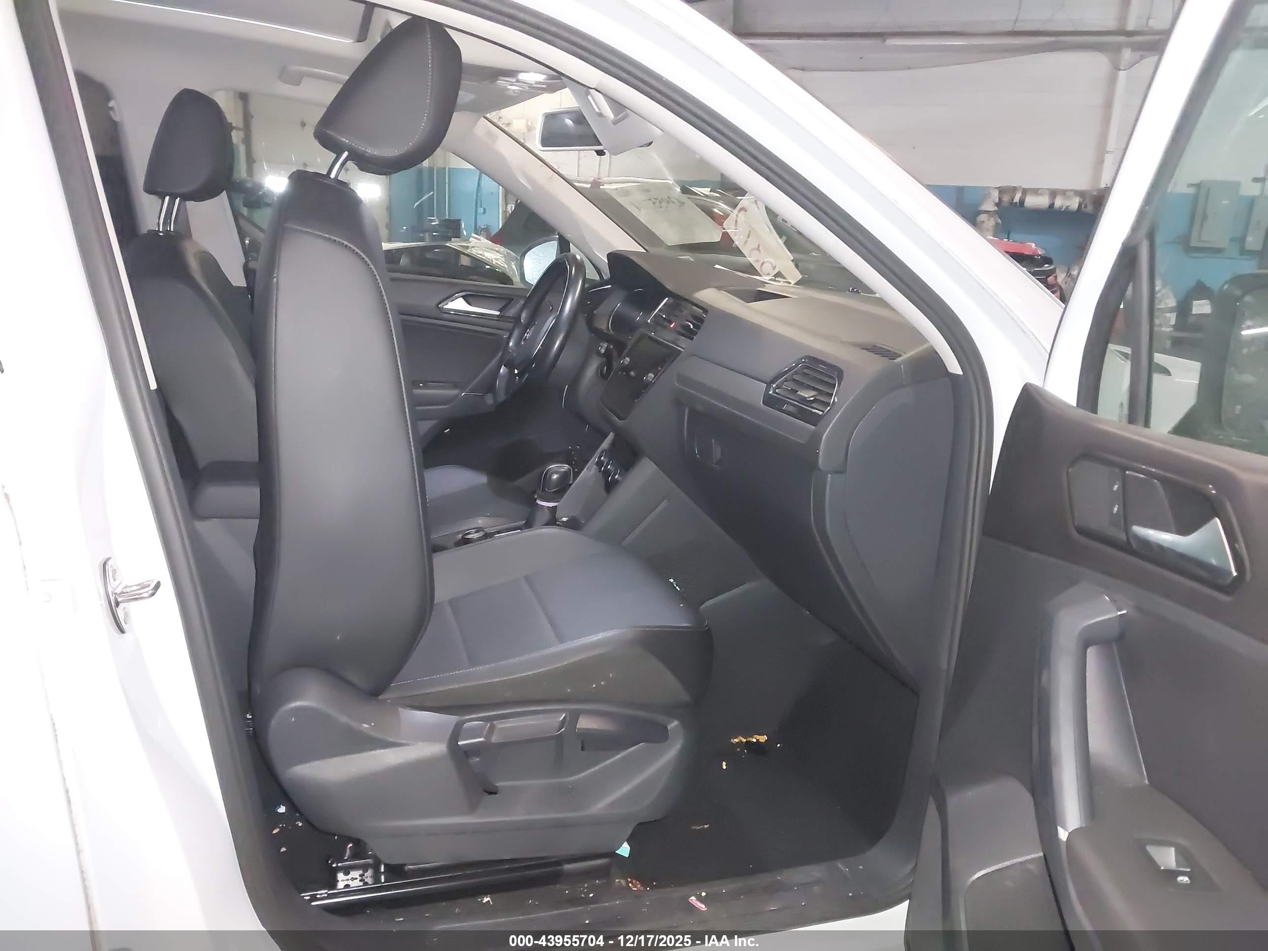 VOLKSWAGEN TIGUAN image 5
