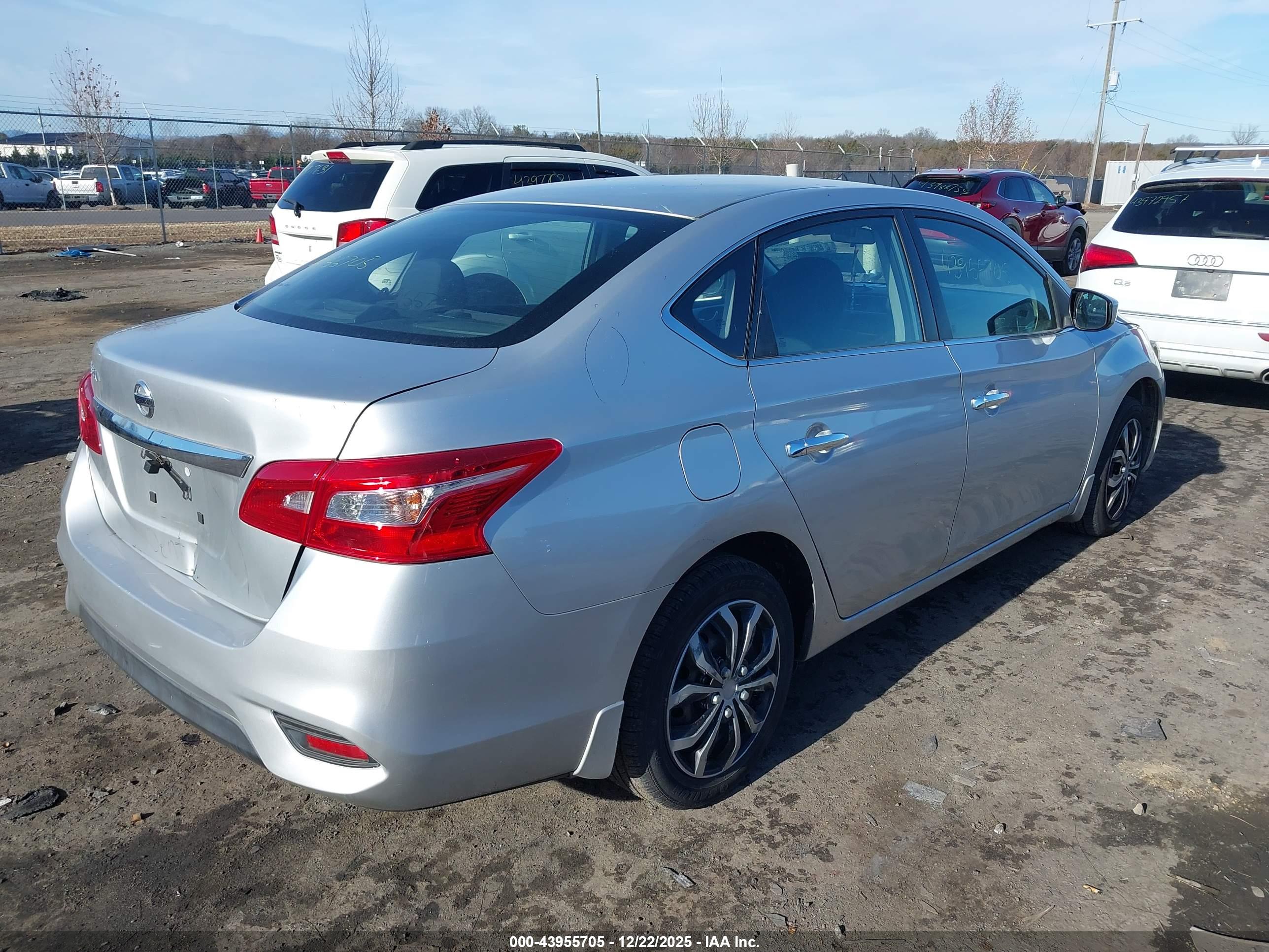NISSAN SENTRA image 4