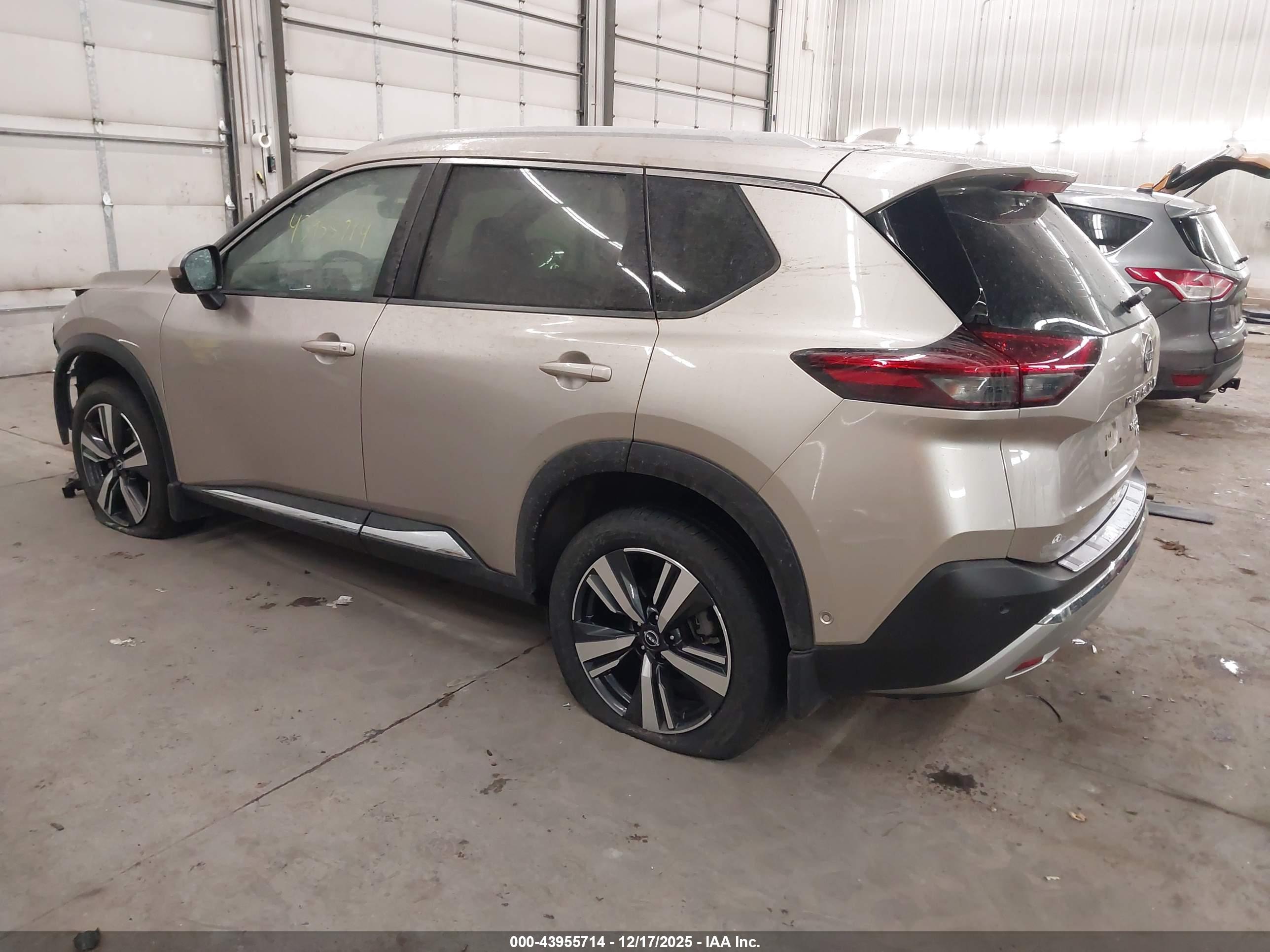 NISSAN ROGUE image 3
