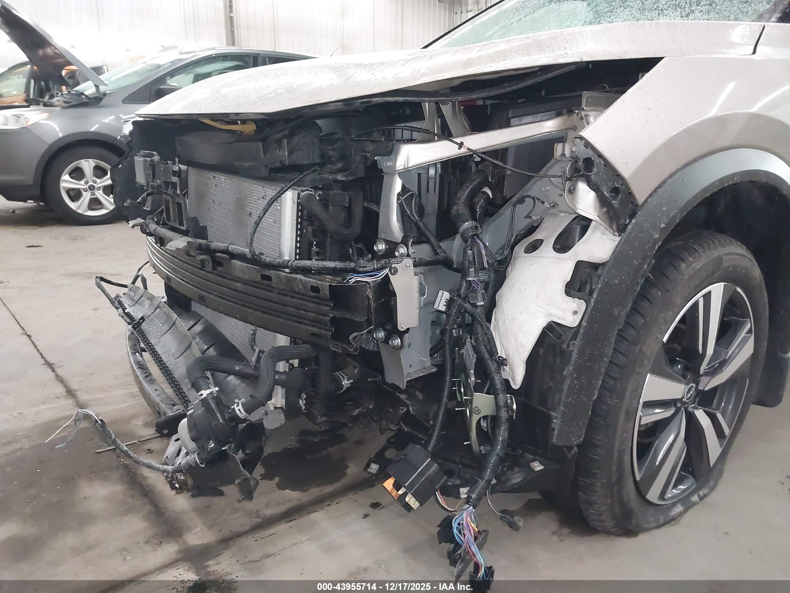 NISSAN ROGUE image 6