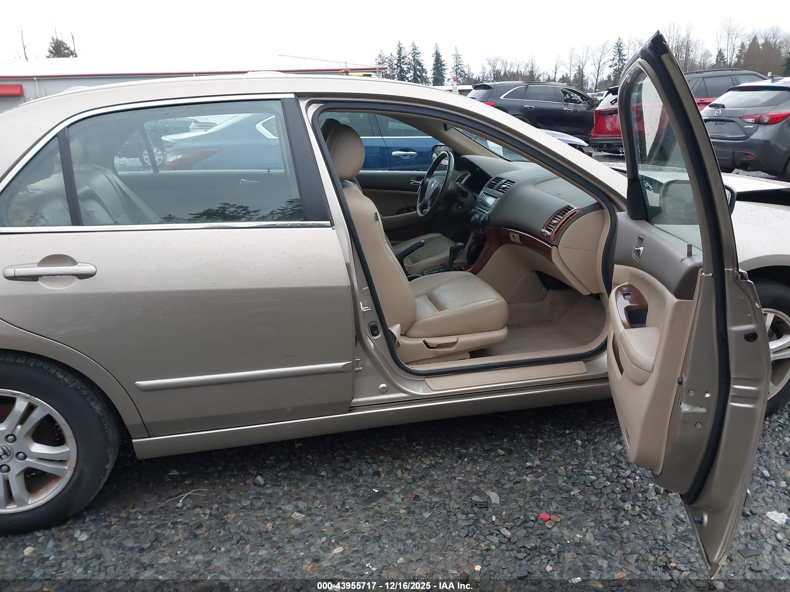 HONDA ACCORD image 5