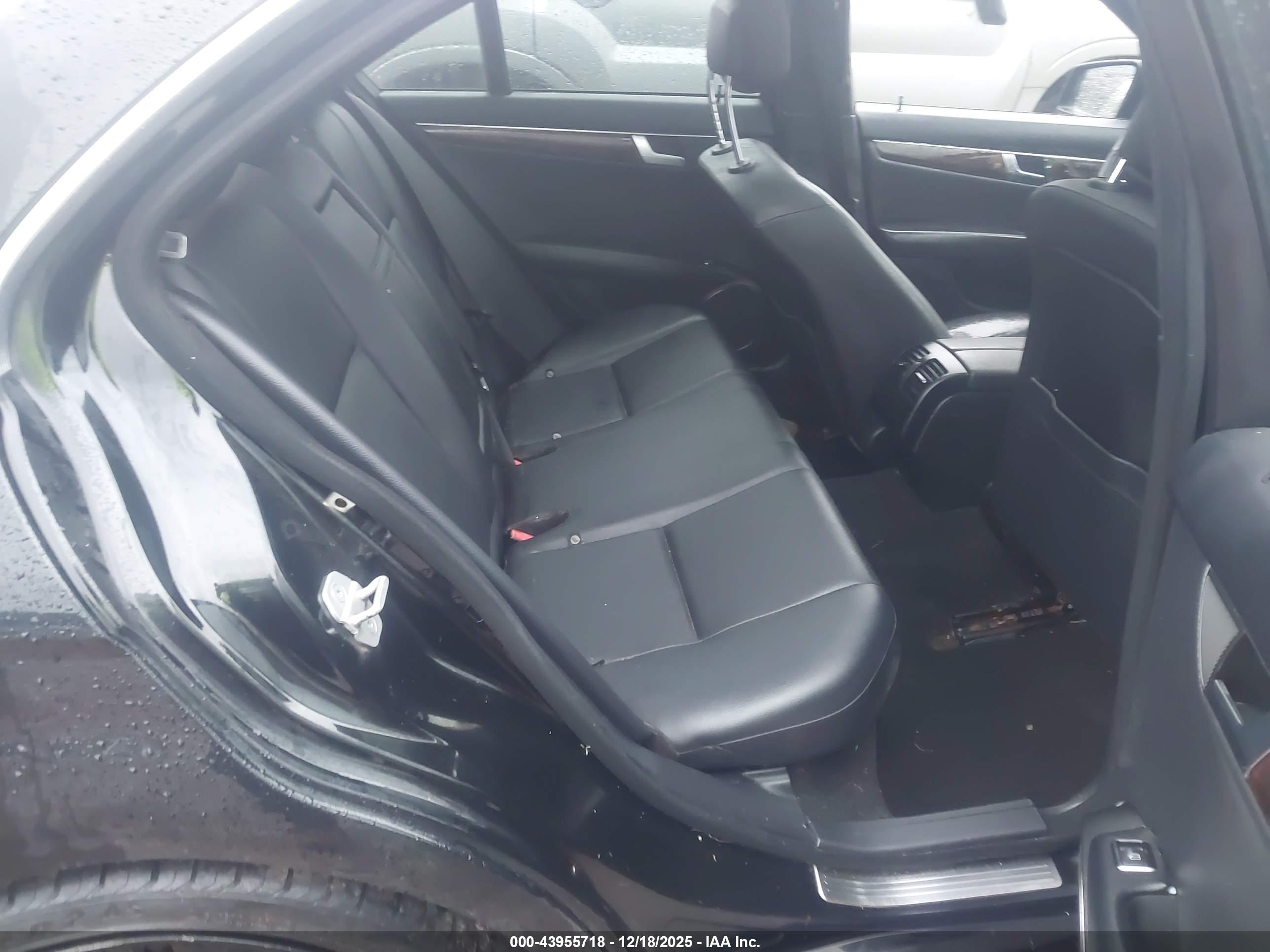 MERCEDES-BENZ C image 8