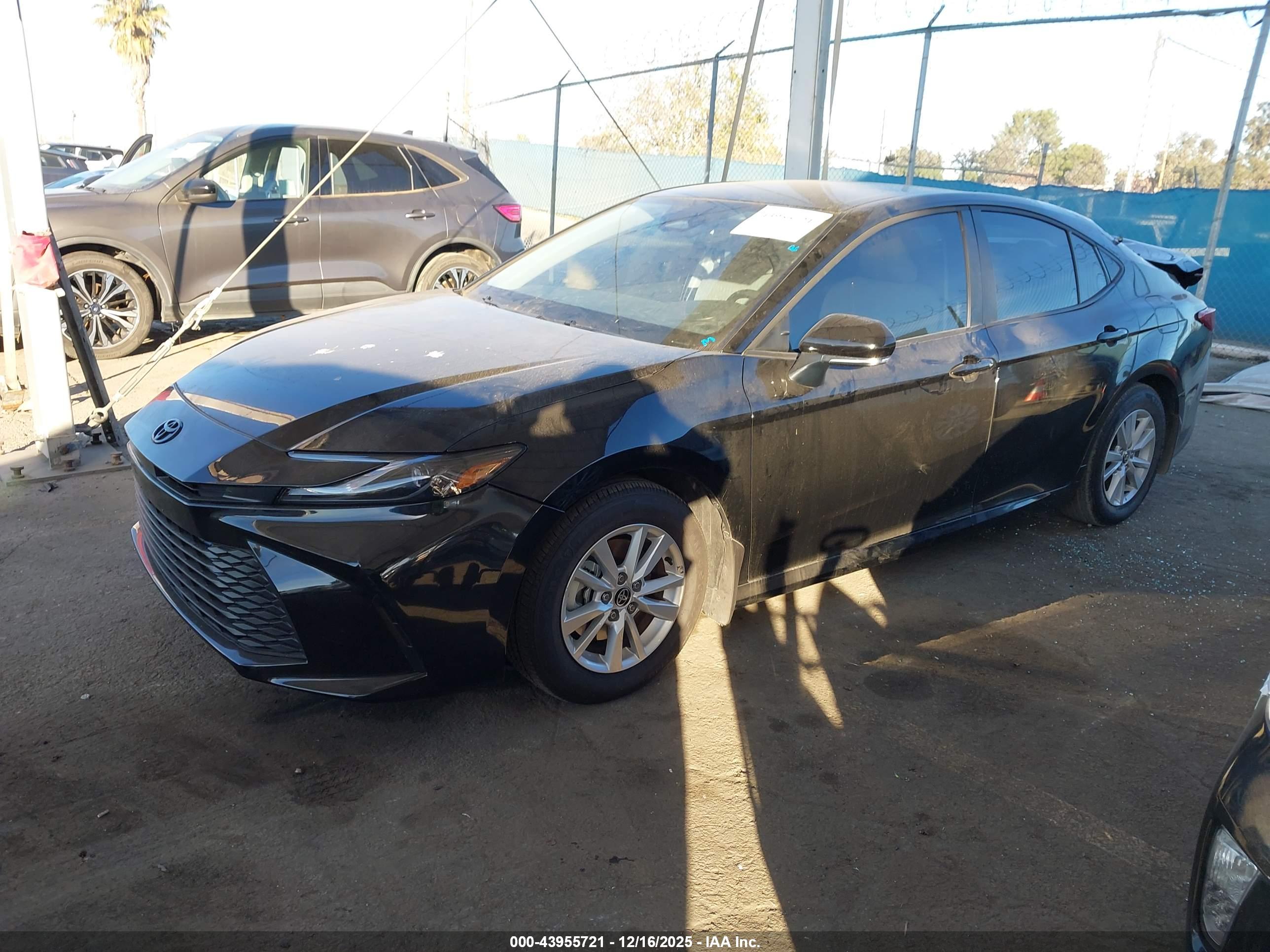 TOYOTA CAMRY image 2