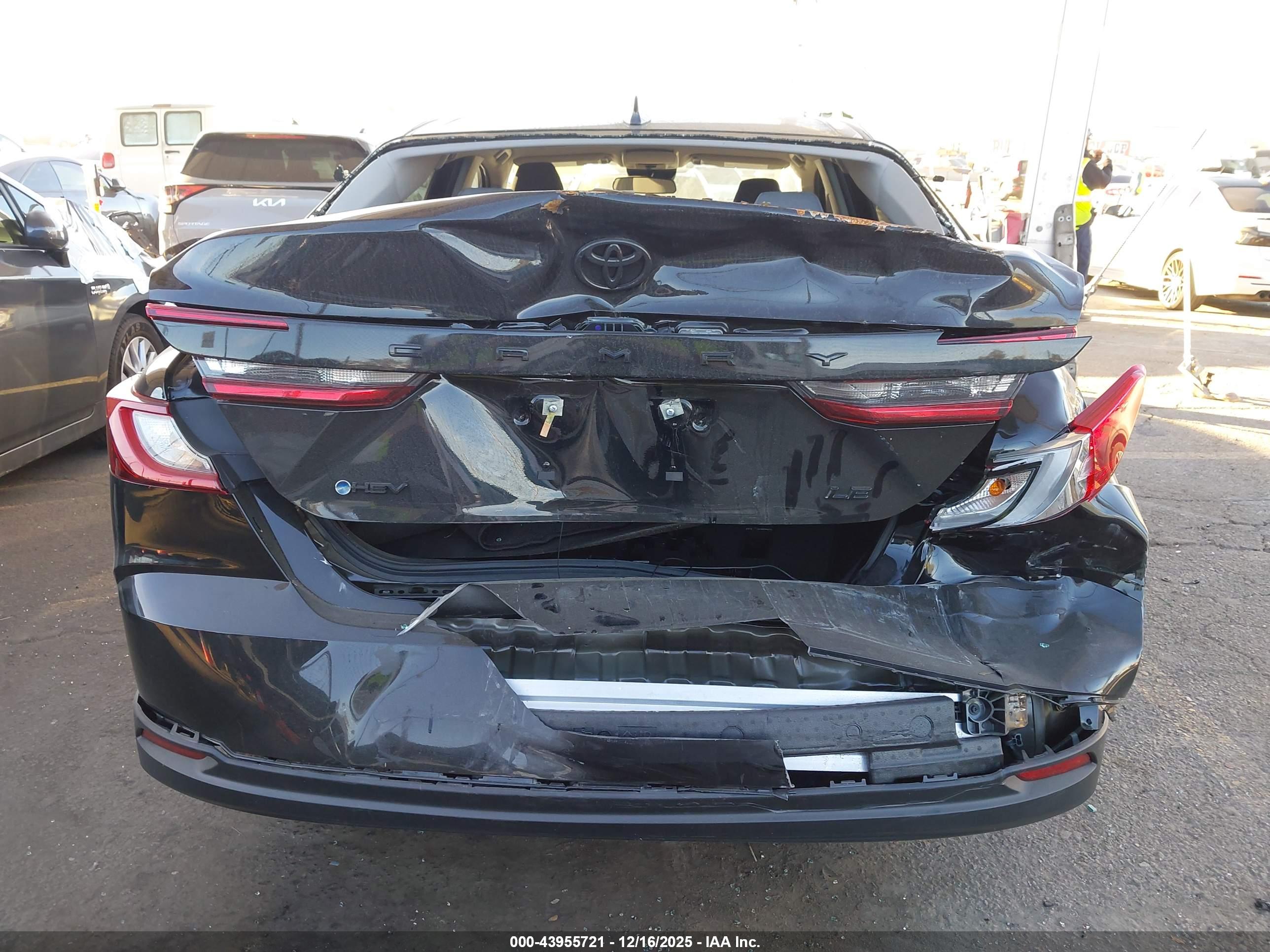 TOYOTA CAMRY image 6