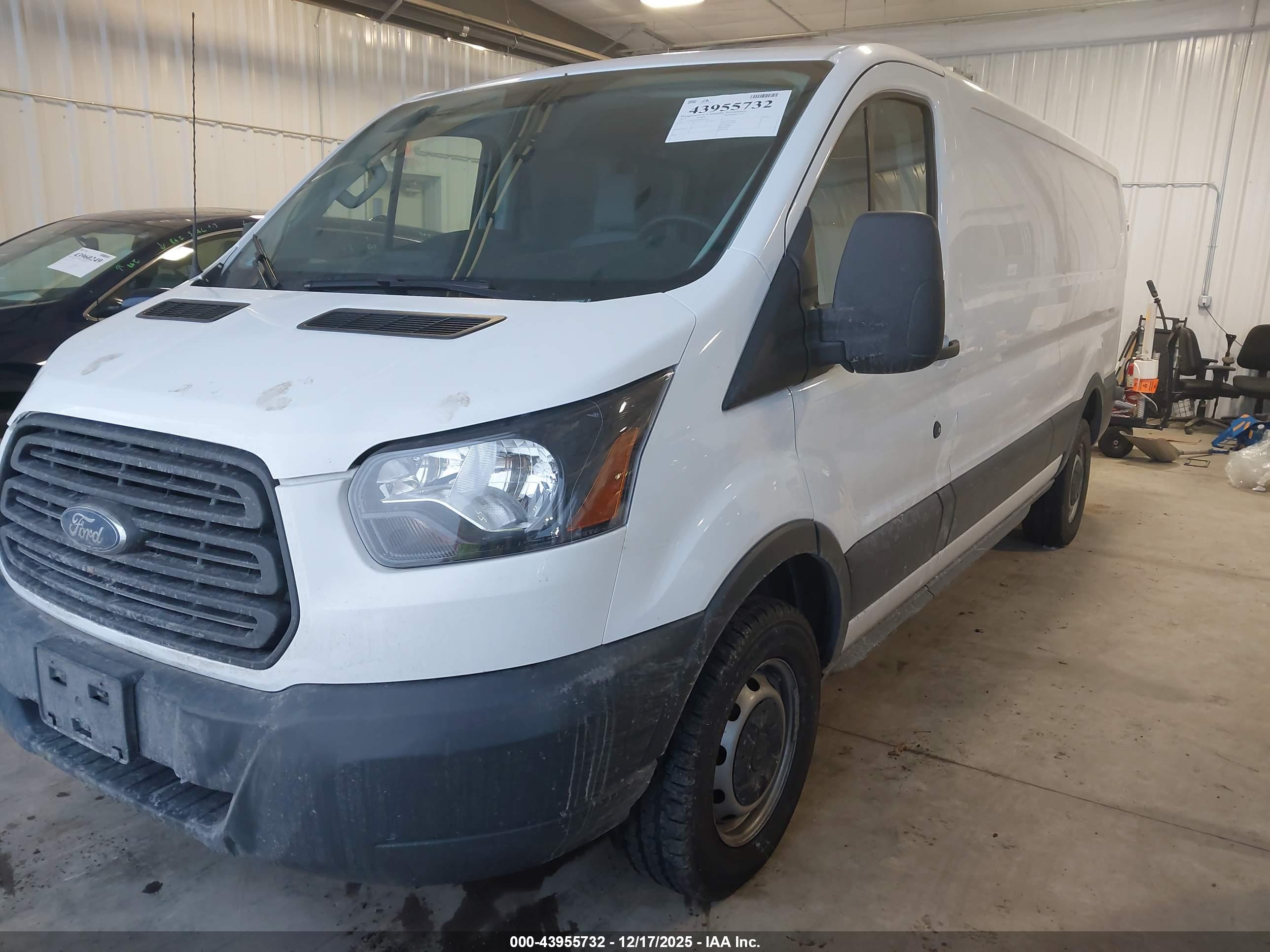 FORD TRANSIT-250 image 2
