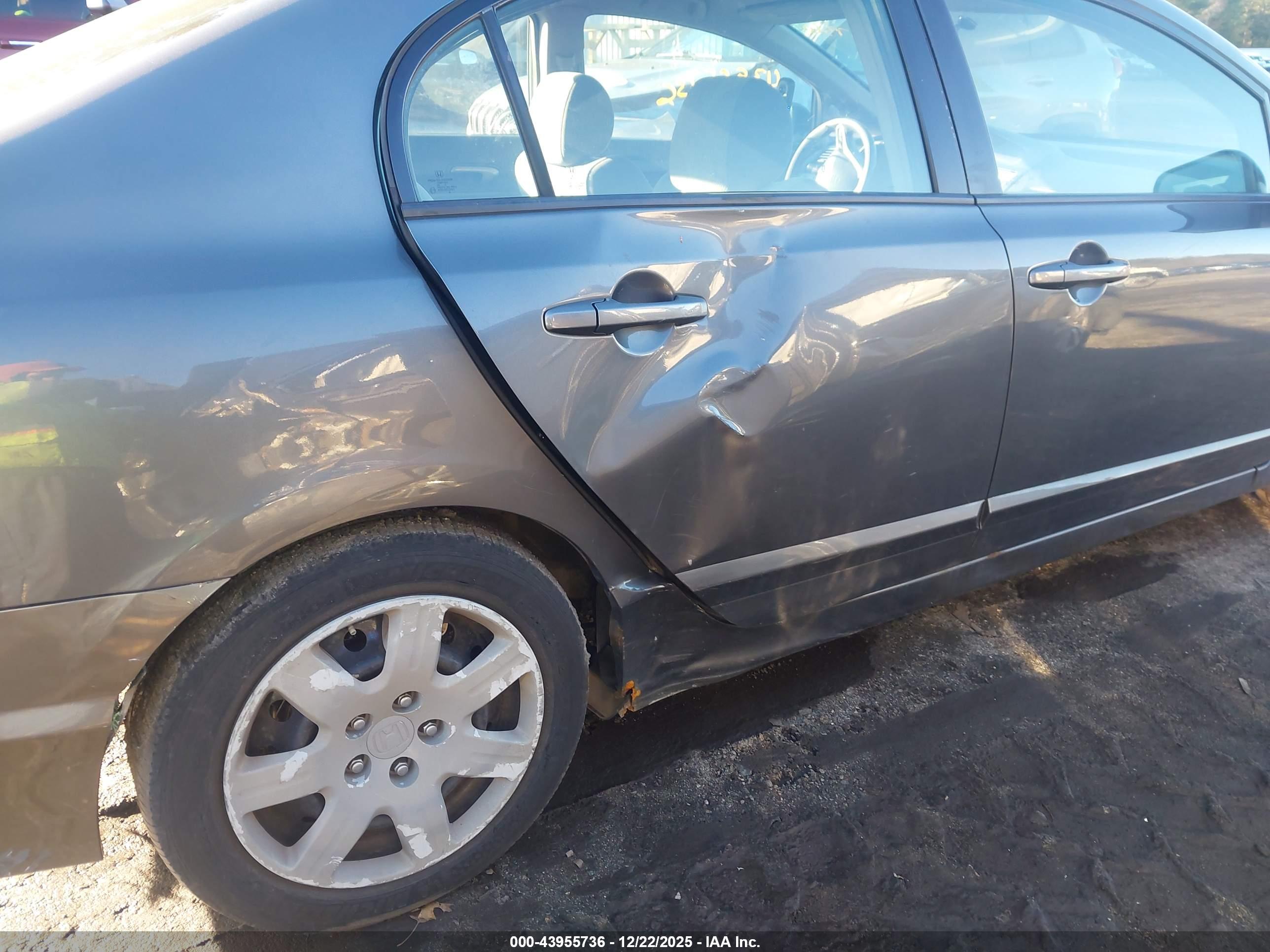HONDA CIVIC image 6