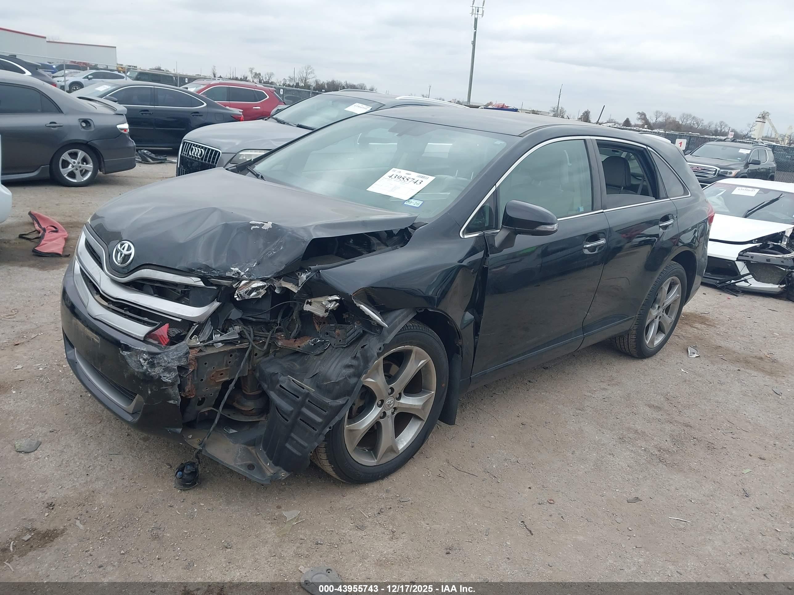 TOYOTA VENZA image 2