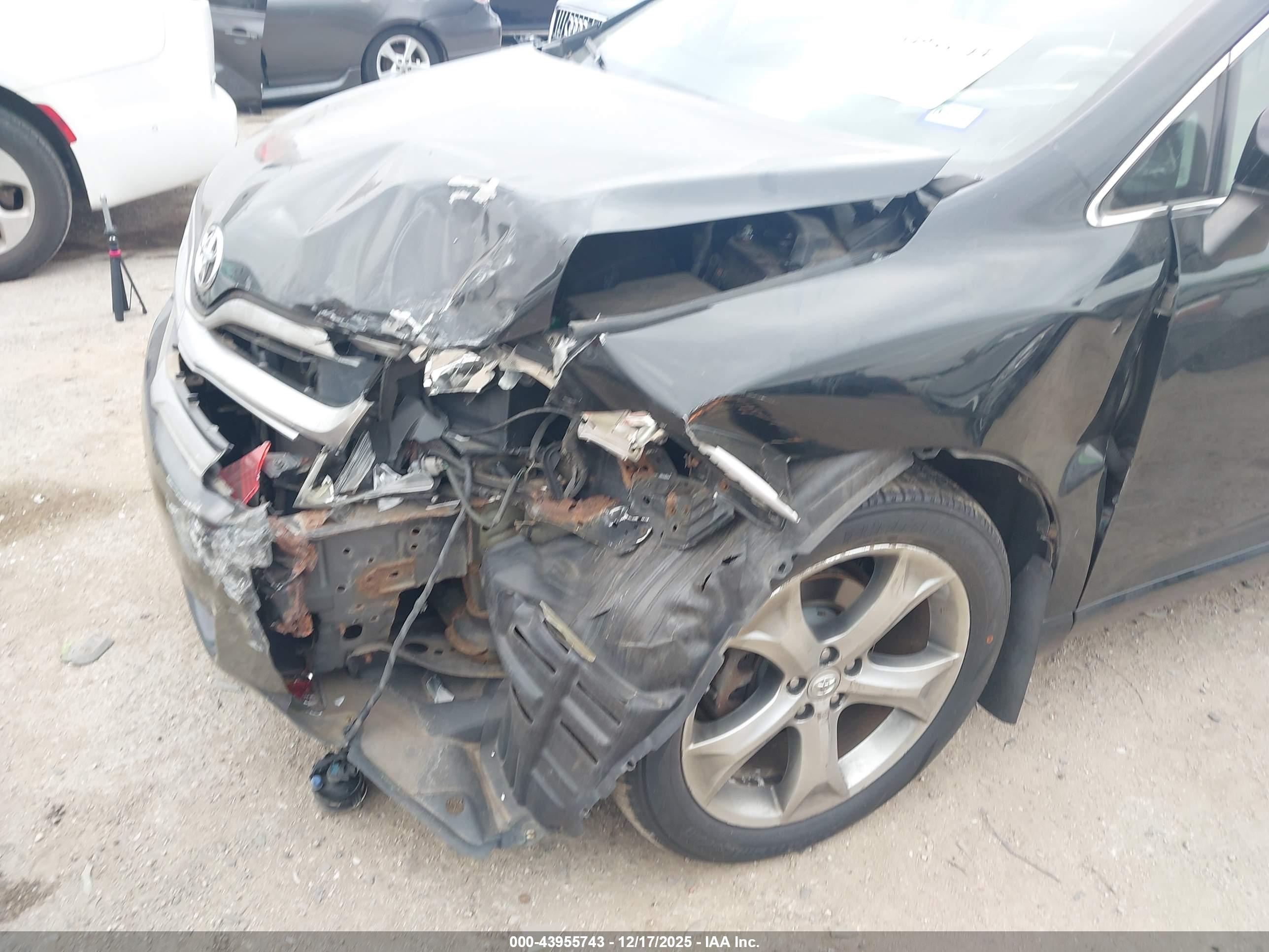 TOYOTA VENZA image 6