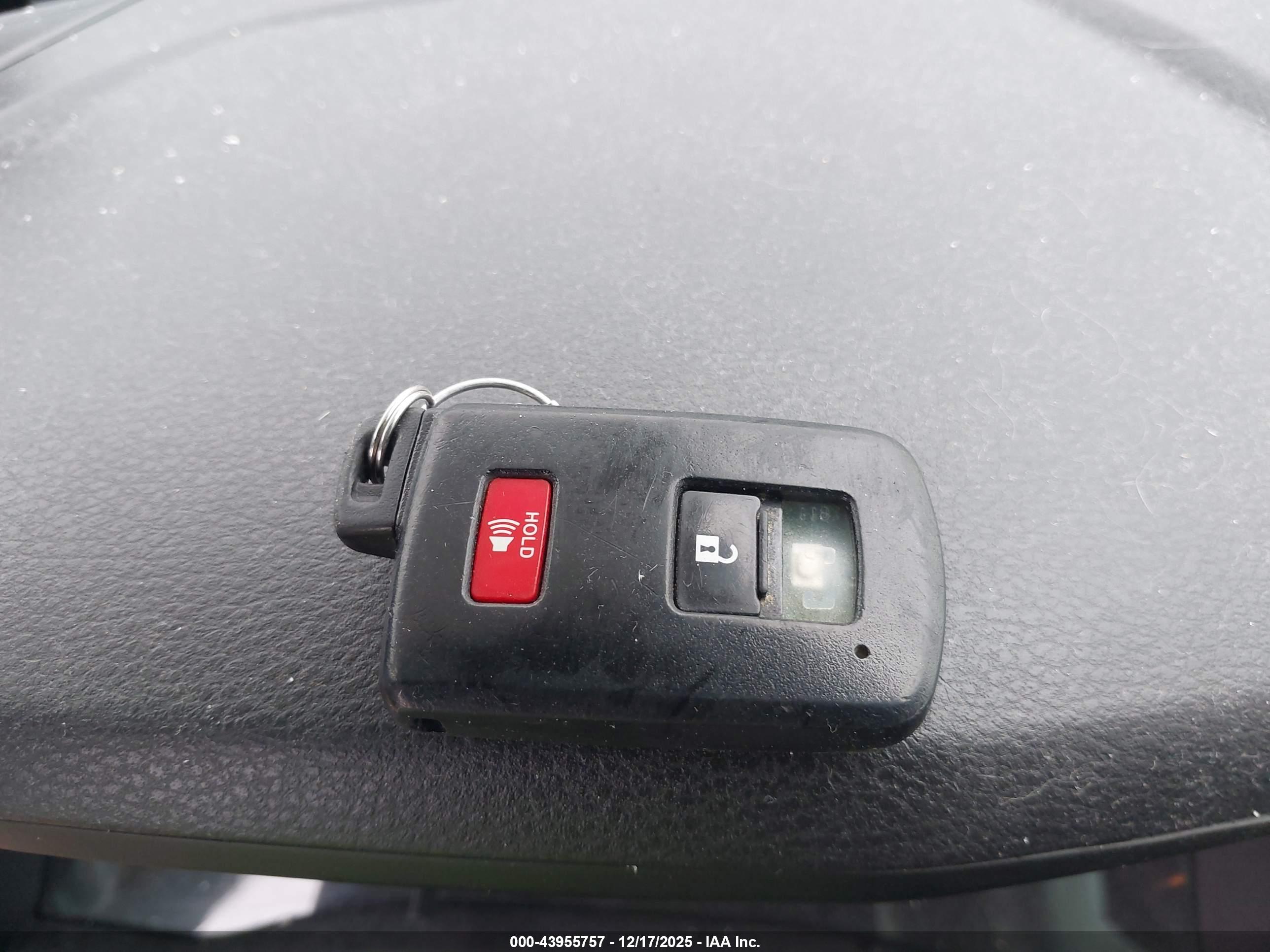 TOYOTA TACOMA image 11