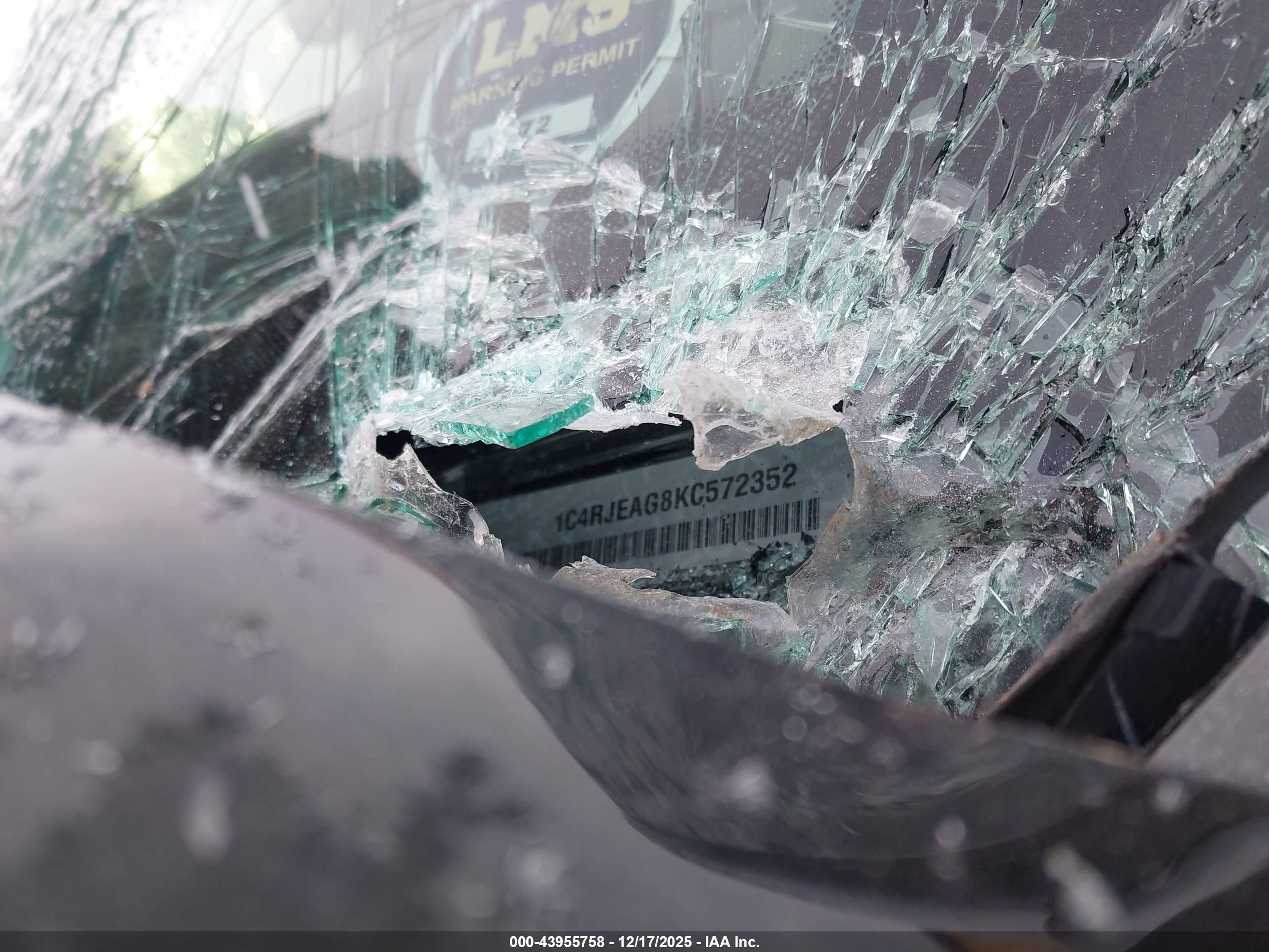 JEEP GRAND image 9
