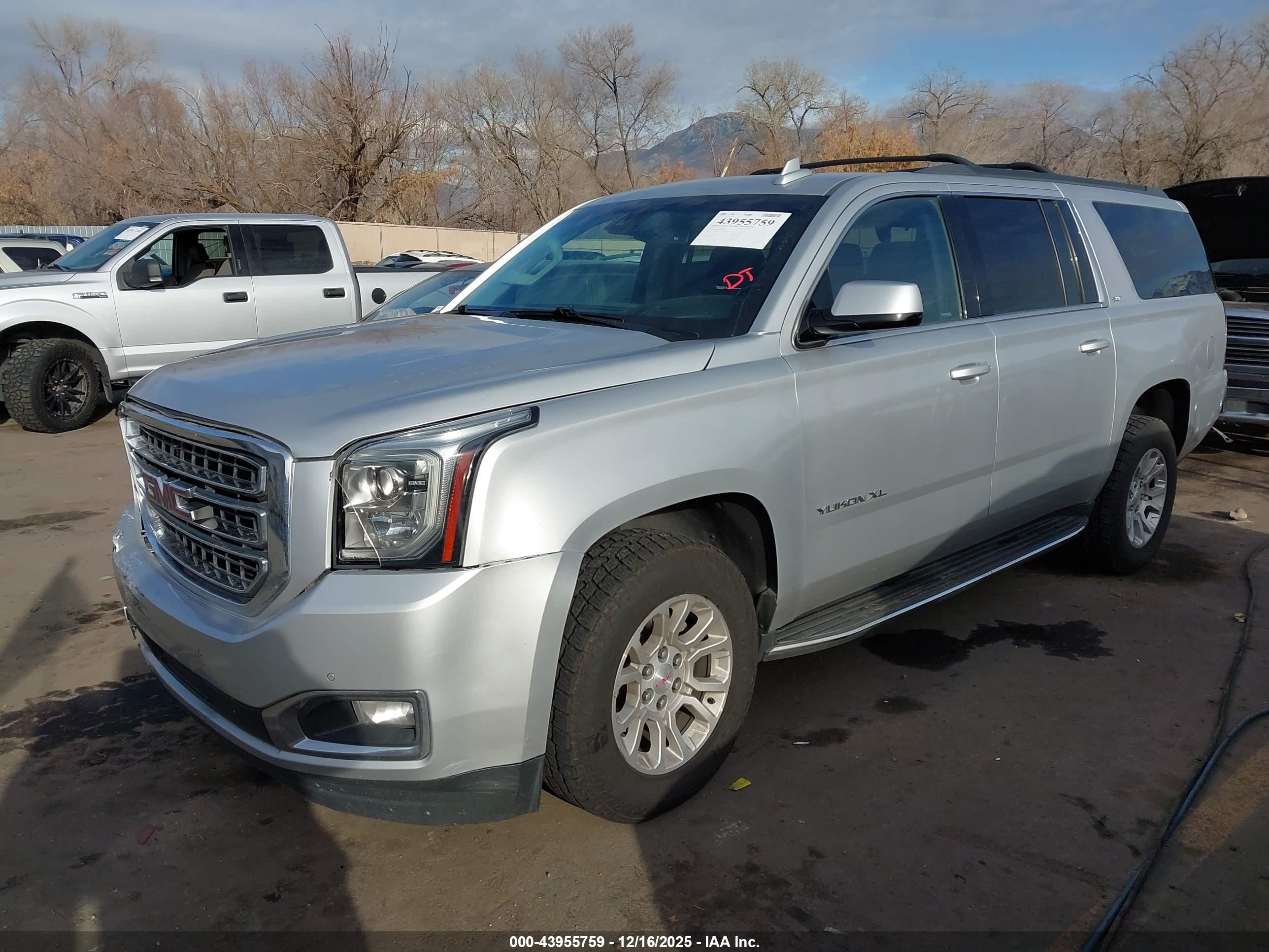 GMC YUKON image 2