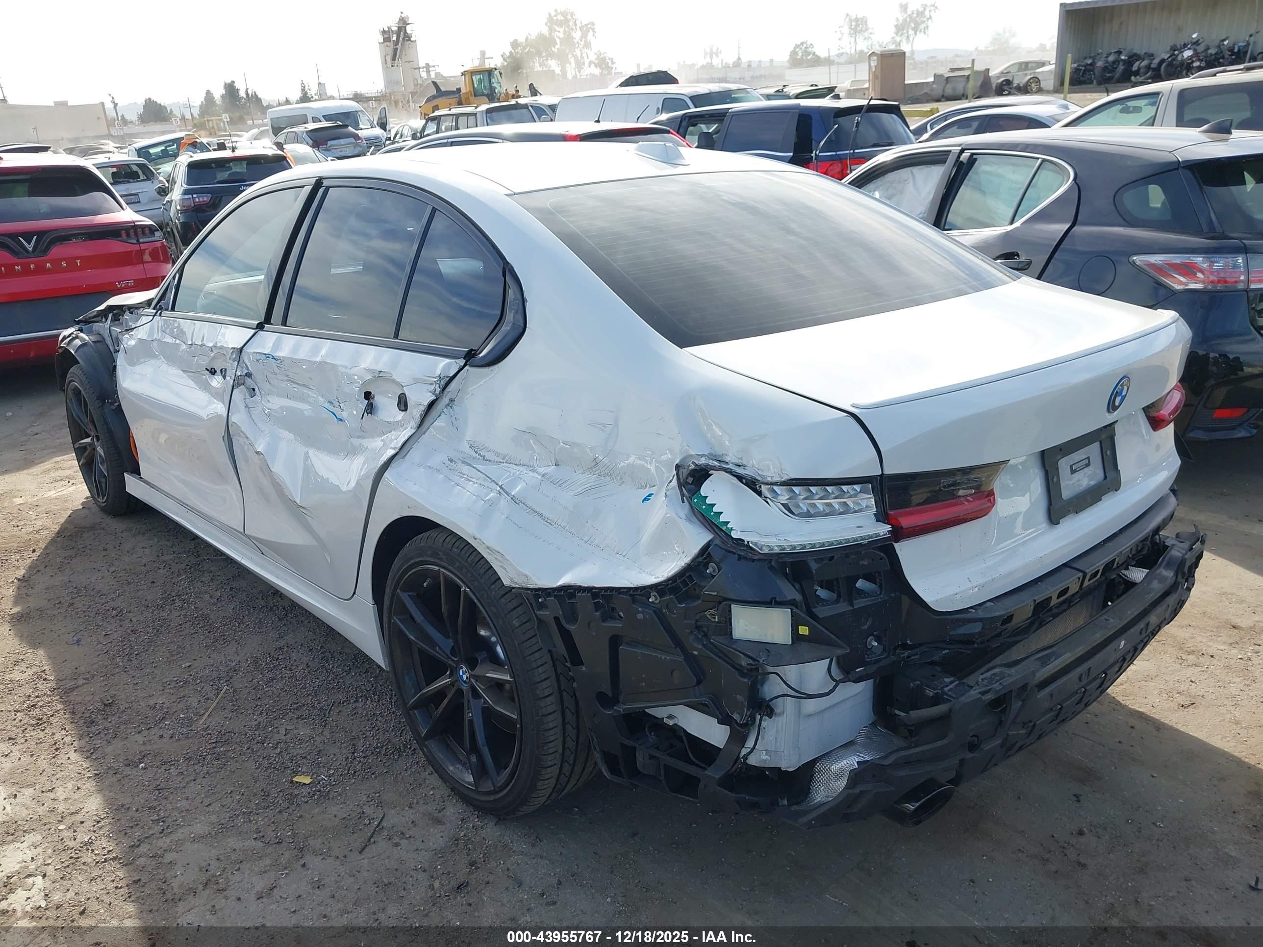 BMW 3 image 3