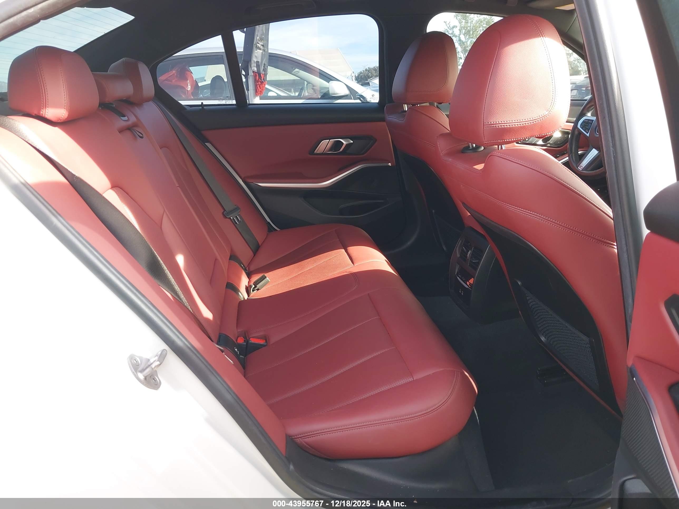 BMW 3 image 8