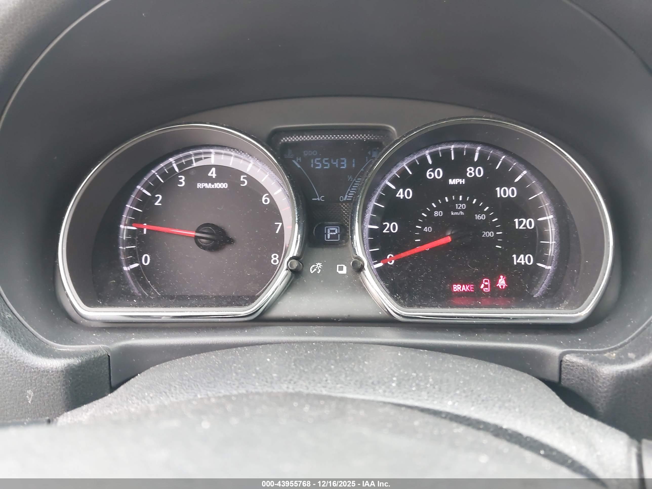 NISSAN VERSA image 7