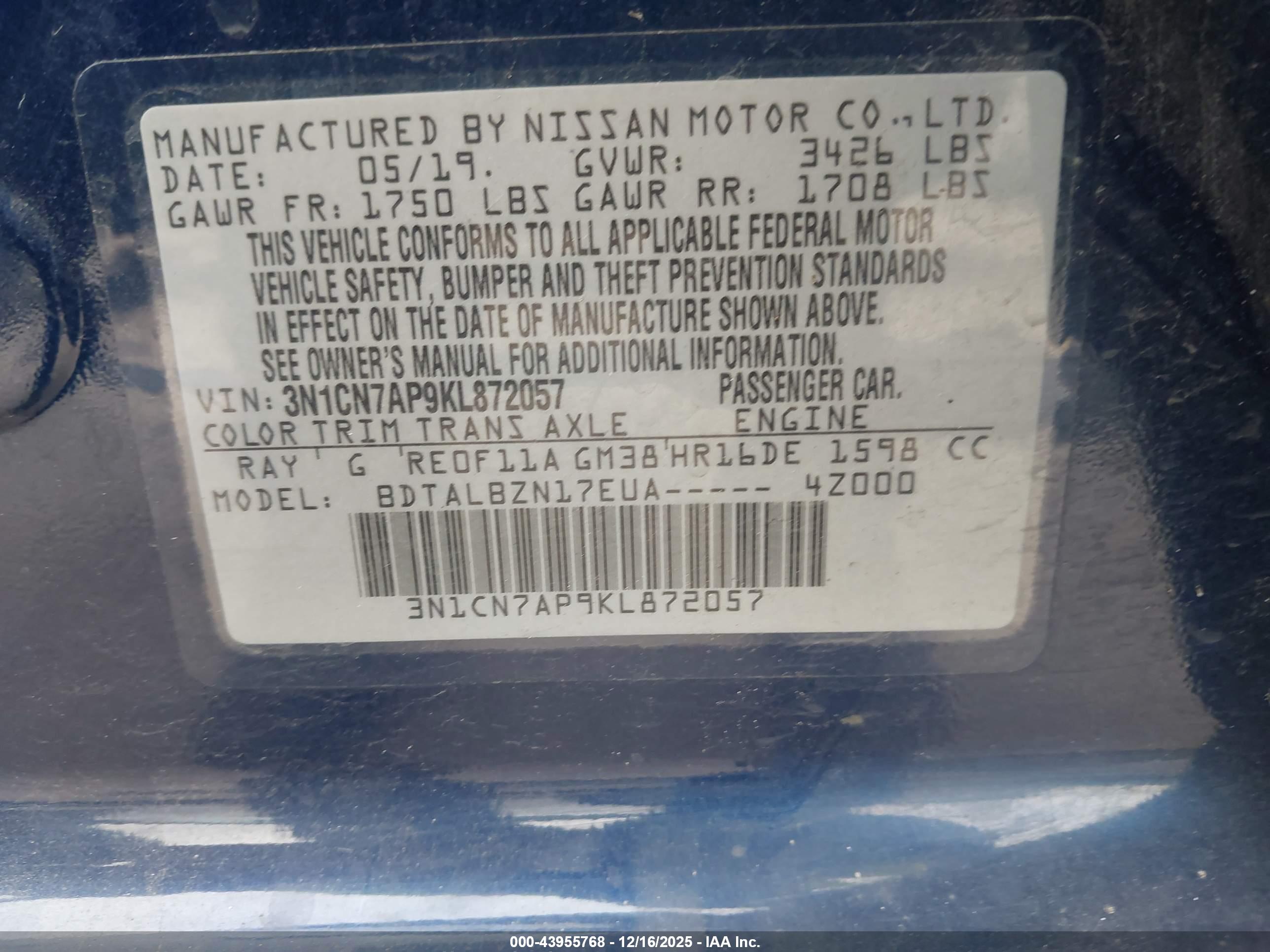 NISSAN VERSA image 9