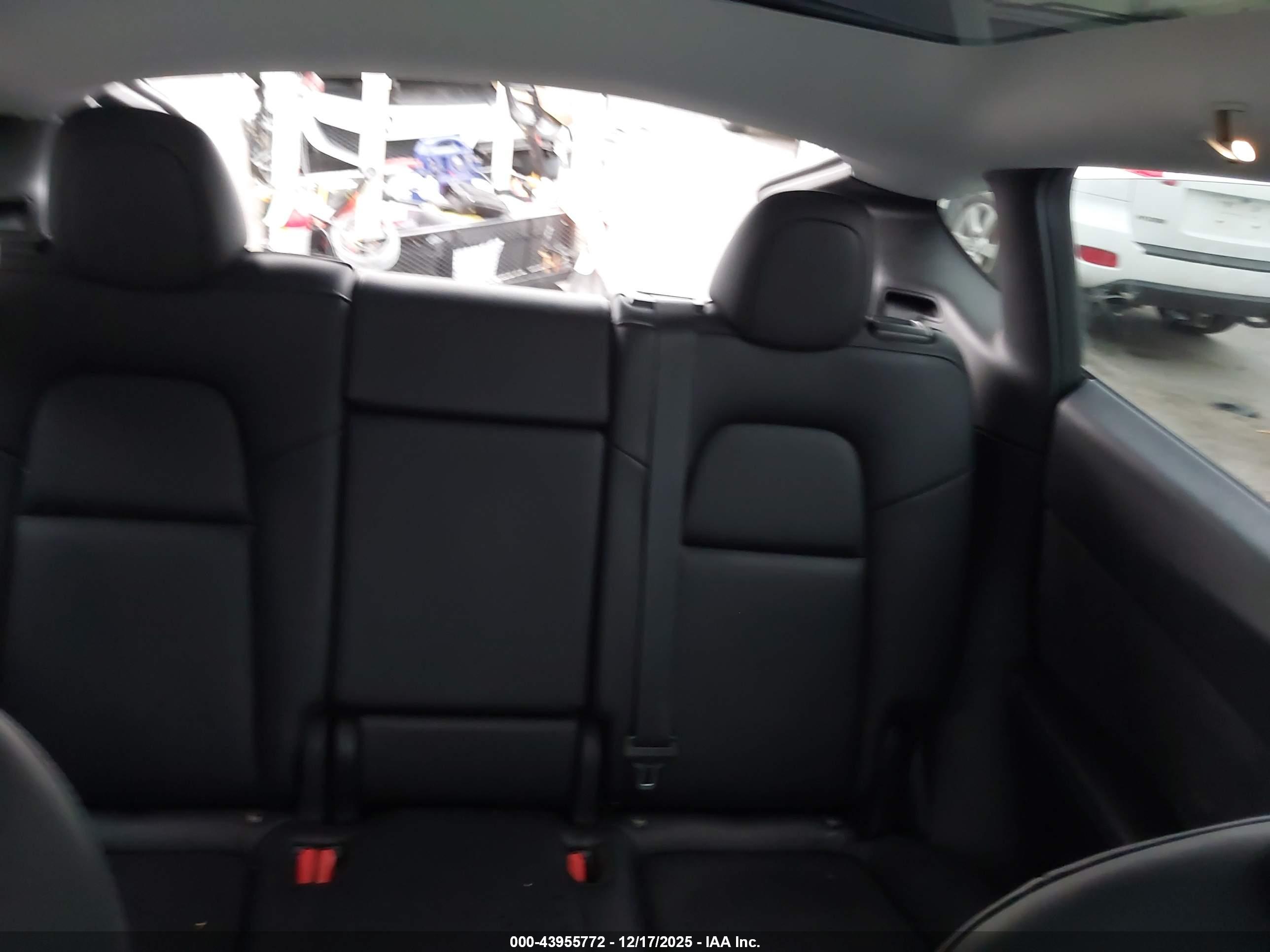 TESLA MODEL image 8