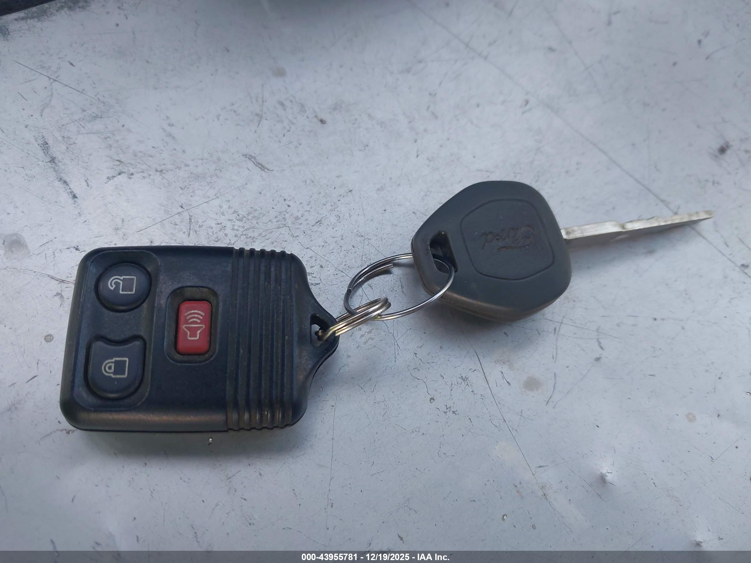 FORD E-450 image 11