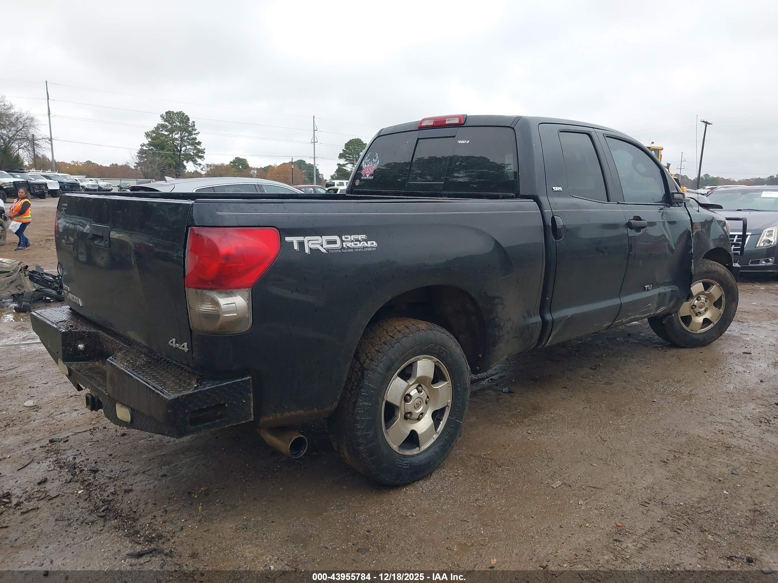 TOYOTA TUNDRA image 4